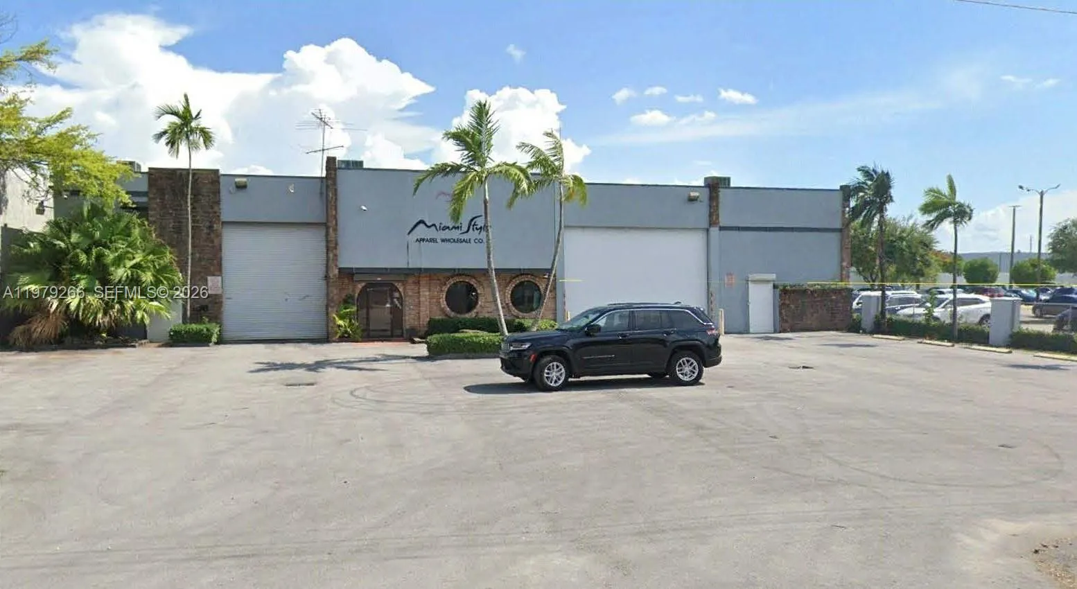 FREESTANDING 22,274 SF warehouse - AIRPORT AREA