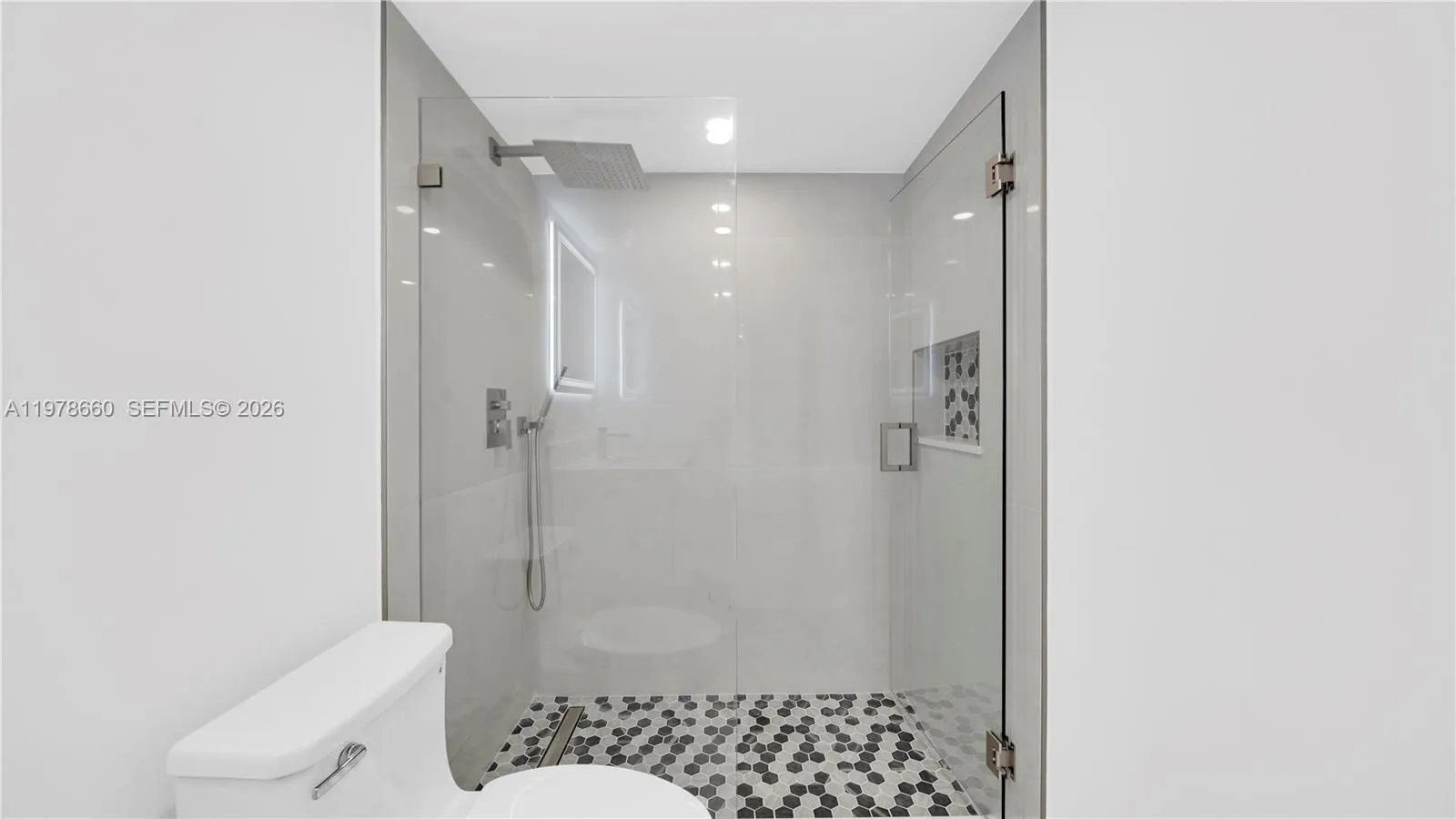 6070 W 19th Ave 315, Hialeah, Florida 33012, Hialeah, Florida 33012, 2 Bedrooms Bedrooms, ,1 BathroomBathrooms,Residential Lease,For Rent,6070 W 19th Ave 315, Hialeah, Florida 33012,A11978660