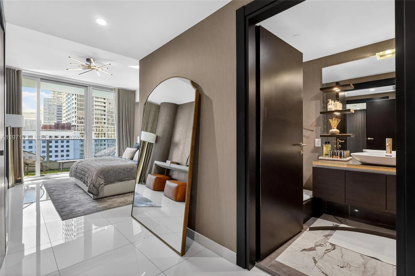 200 Biscayne Boulevard Way 1108, Miami, Florida 33, Miami, Florida 33131, 2 Bedrooms Bedrooms, ,2 BathroomsBathrooms,Residential,For Sale,200 Biscayne Boulevard Way 1108, Miami, Florida 33,A11971733