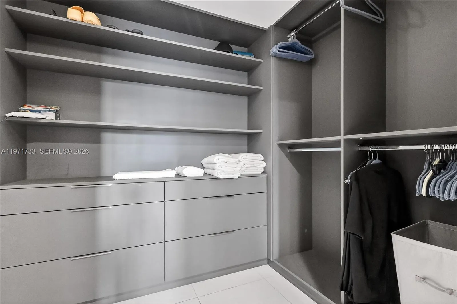 200 Biscayne Boulevard Way 1108, Miami, Florida 33, Miami, Florida 33131, 2 Bedrooms Bedrooms, ,2 BathroomsBathrooms,Residential,For Sale,200 Biscayne Boulevard Way 1108, Miami, Florida 33,A11971733