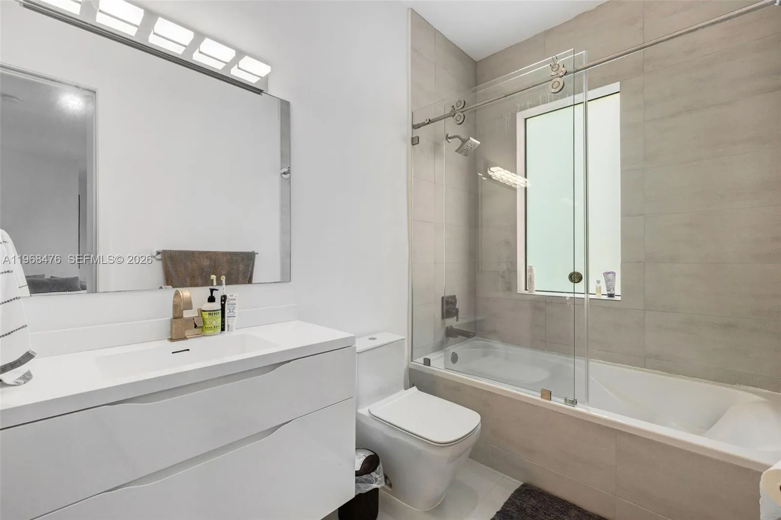 442 Sw 15th Rd, Miami, Florida 33129, Miami, Florida 33129, 3 Bedrooms Bedrooms, ,3 BathroomsBathrooms,Residential Lease,For Rent,442 Sw 15th Rd, Miami, Florida 33129,A11968476