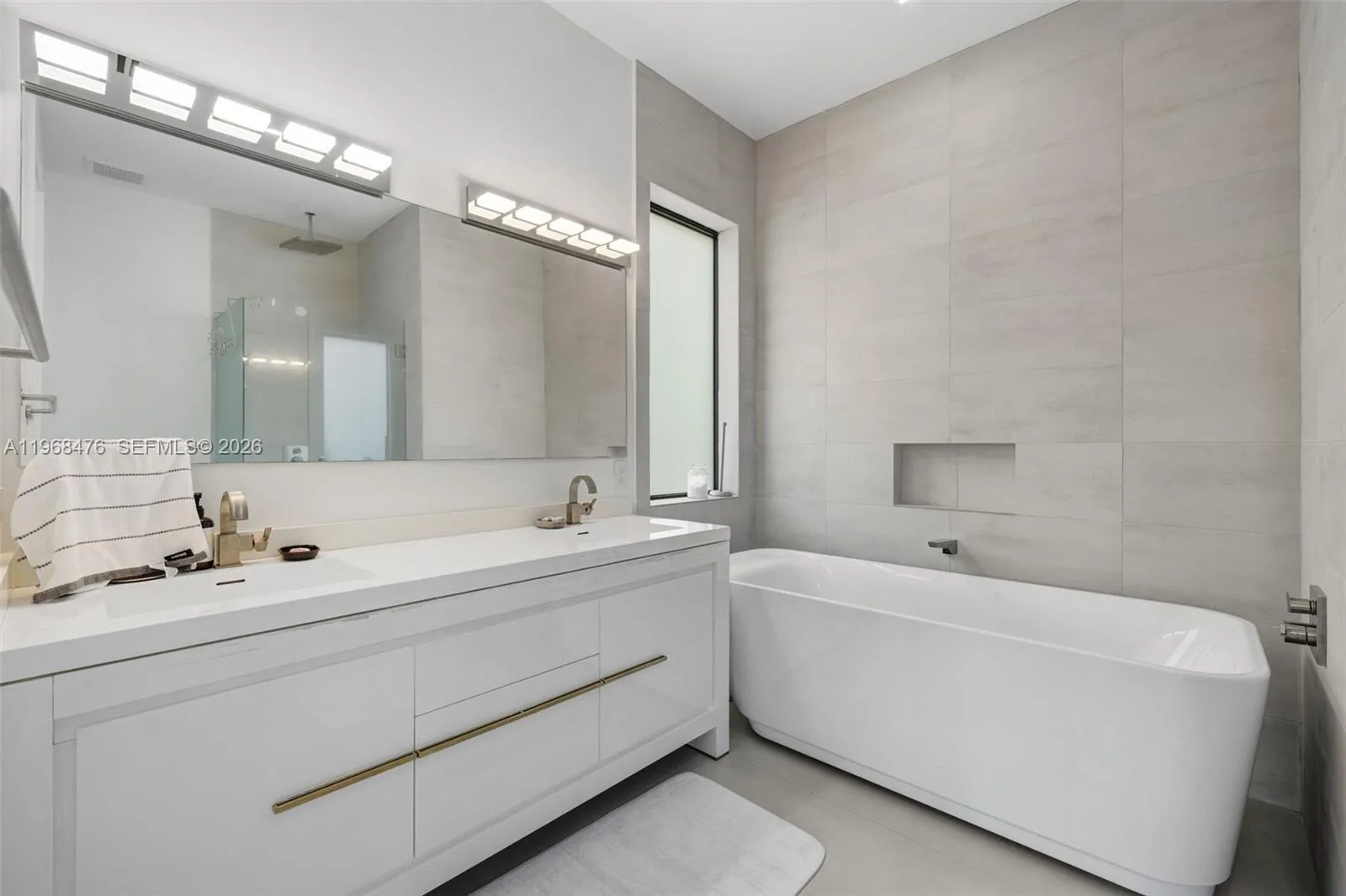 442 Sw 15th Rd, Miami, Florida 33129, Miami, Florida 33129, 3 Bedrooms Bedrooms, ,3 BathroomsBathrooms,Residential Lease,For Rent,442 Sw 15th Rd, Miami, Florida 33129,A11968476