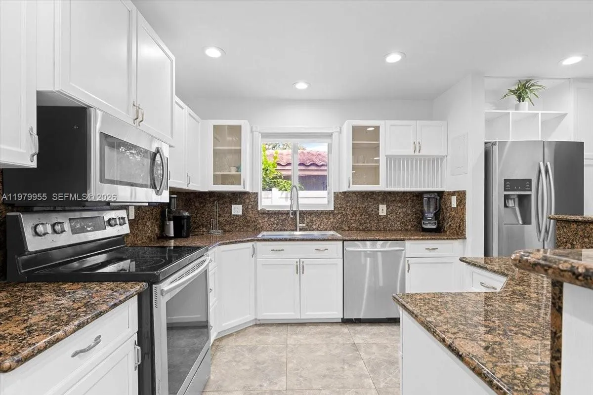 2925 Coral Shores Dr 2925, Fort Lauderdale, Florid, Fort Lauderdale, Florida 33306, 3 Bedrooms Bedrooms, ,2 BathroomsBathrooms,Residential Lease,For Rent,2925 Coral Shores Dr 2925, Fort Lauderdale, Florid,A11979955