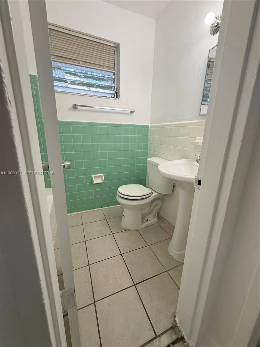 7000 Nw 8th Ave 6, Miami, Florida 33150, Miami, Florida 33150, 1 Bedroom Bedrooms, ,1 BathroomBathrooms,Residential Lease,For Rent,7000 Nw 8th Ave 6, Miami, Florida 33150,A11980021
