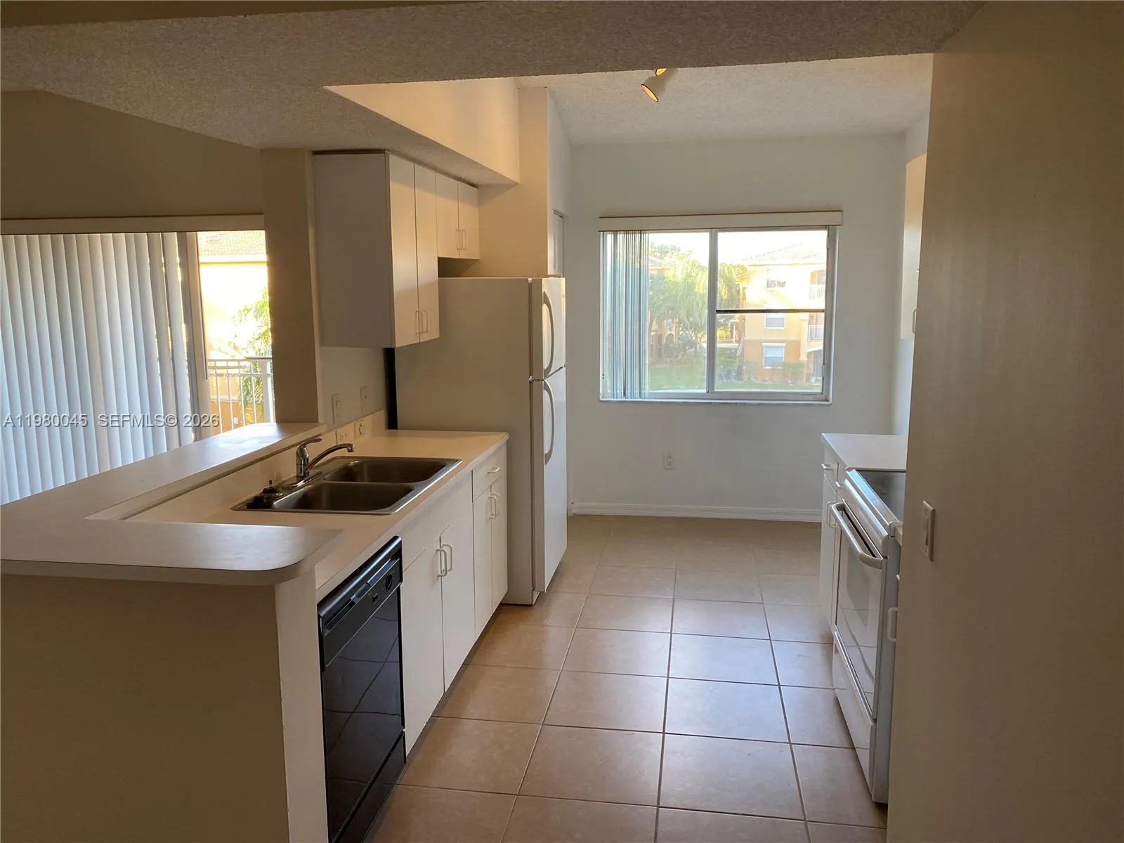 9645 Nw 1st Ct 1-302, Pembroke Pines, Florida 3302, Pembroke Pines, Florida 33024, 3 Bedrooms Bedrooms, ,2 BathroomsBathrooms,Residential,For Sale,9645 Nw 1st Ct 1-302, Pembroke Pines, Florida 3302,A11980045