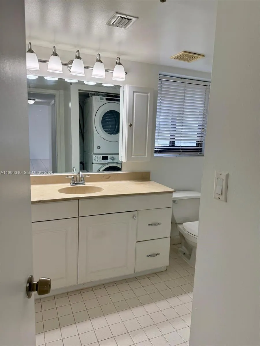 20850 San Simeon Way 105-5, Miami, Florida 33179, Miami, Florida 33179, 2 Bedrooms Bedrooms, ,2 BathroomsBathrooms,Residential Lease,For Rent,20850 San Simeon Way 105-5, Miami, Florida 33179,A11980010