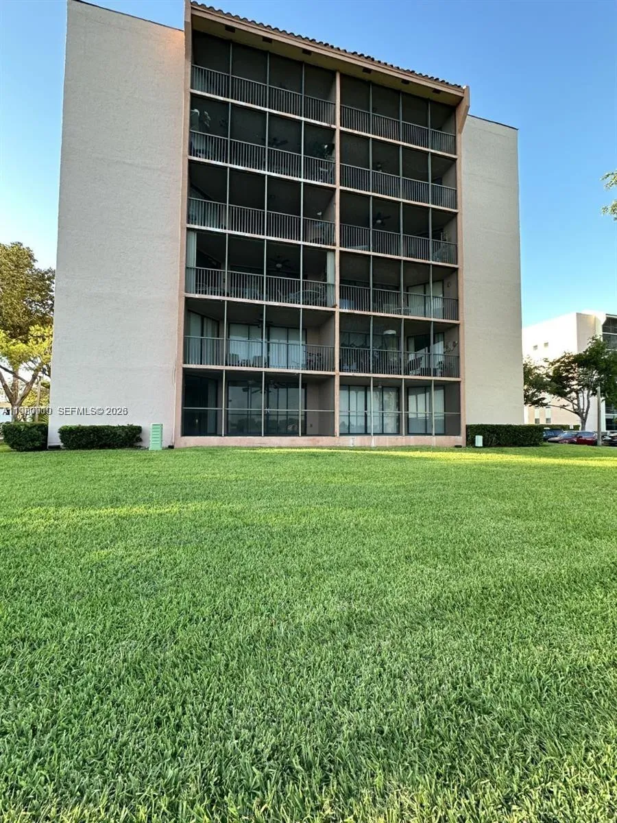 20850 San Simeon Way 105-5, Miami, Florida 33179, Miami, Florida 33179, 2 Bedrooms Bedrooms, ,2 BathroomsBathrooms,Residential Lease,For Rent,20850 San Simeon Way 105-5, Miami, Florida 33179,A11980010