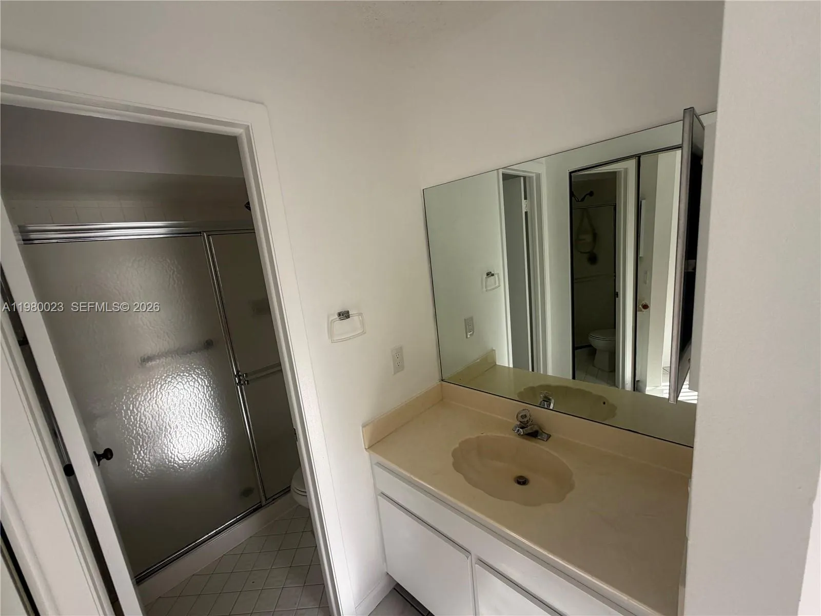 6561 Nw 172nd Ln 0, Hialeah, Florida 33015, Hialeah, Florida 33015, 2 Bedrooms Bedrooms, ,2 BathroomsBathrooms,Residential Lease,For Rent,6561 Nw 172nd Ln 0, Hialeah, Florida 33015,A11980023
