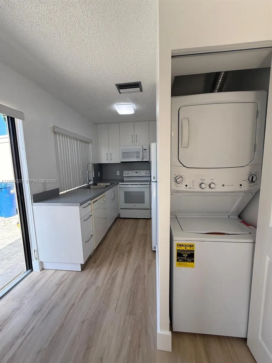 6561 Nw 172nd Ln 0, Hialeah, Florida 33015, Hialeah, Florida 33015, 2 Bedrooms Bedrooms, ,2 BathroomsBathrooms,Residential Lease,For Rent,6561 Nw 172nd Ln 0, Hialeah, Florida 33015,A11980023