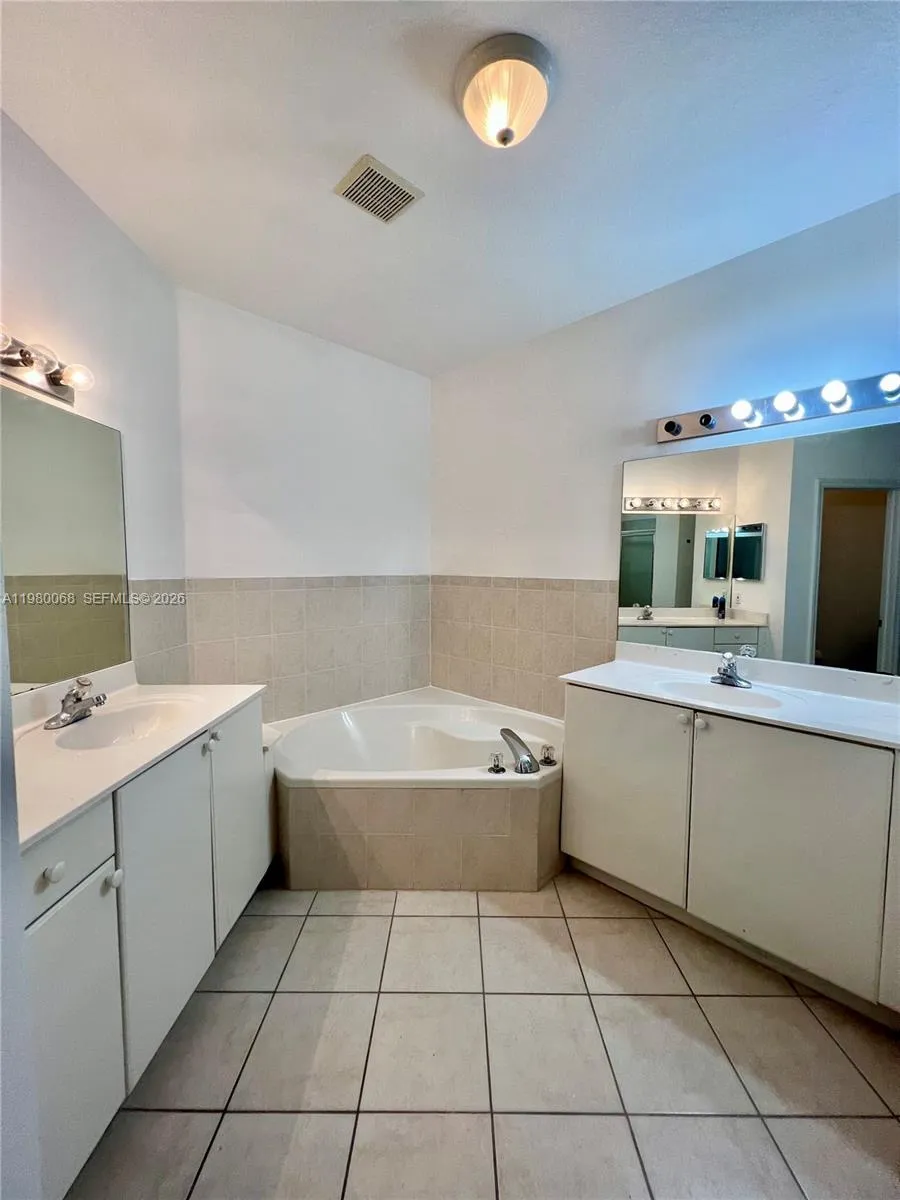 13776 Sw 114th Ter, Miami, Florida 33186, Miami, Florida 33186, 4 Bedrooms Bedrooms, ,2 BathroomsBathrooms,Residential Lease,For Rent,13776 Sw 114th Ter, Miami, Florida 33186,A11980068