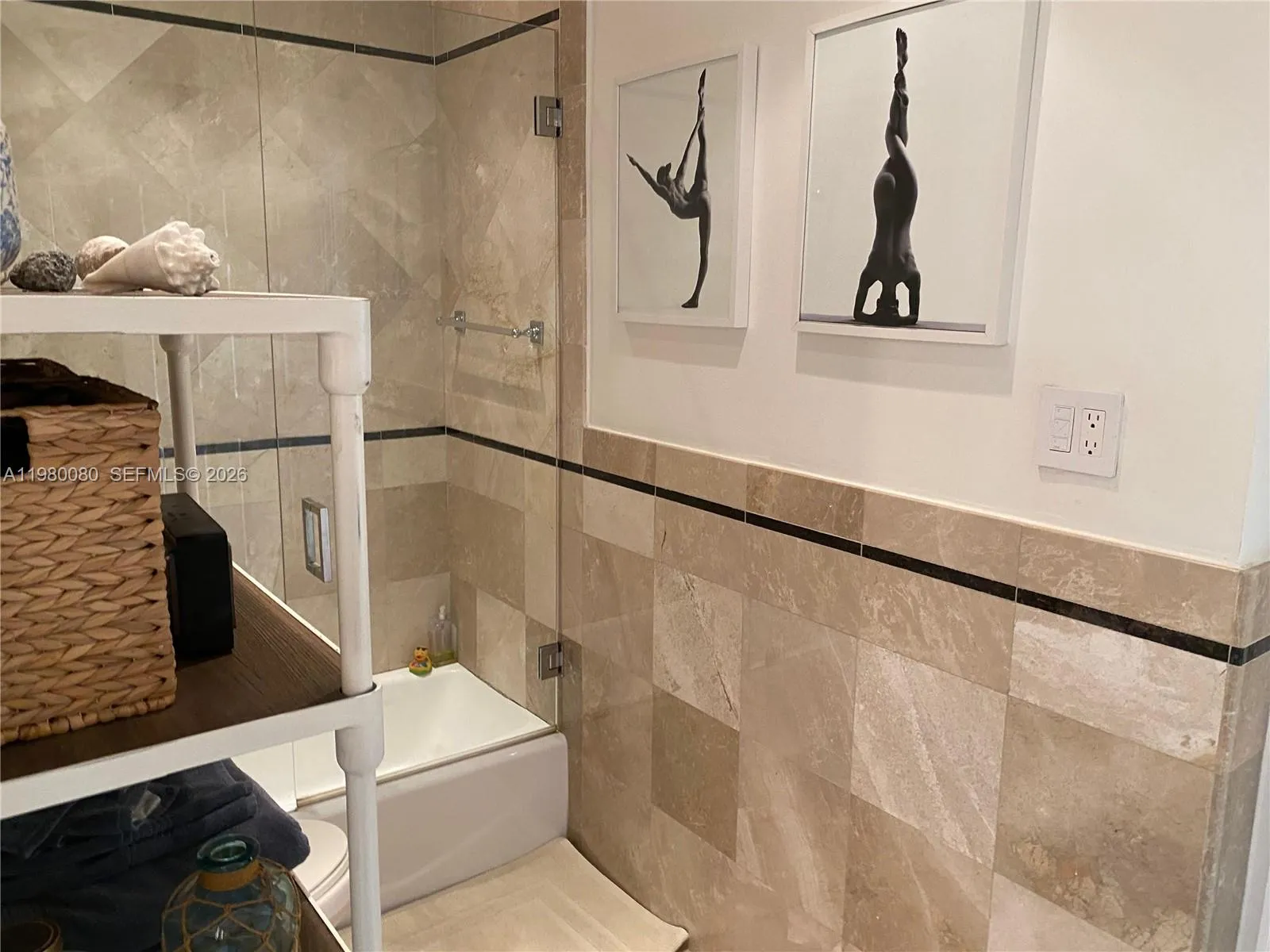 2451 Brickell Ave 11f, Miami, Florida 33129, Miami, Florida 33129, 1 Bedroom Bedrooms, ,1 BathroomBathrooms,Residential Lease,For Rent,2451 Brickell Ave 11f, Miami, Florida 33129,A11980080