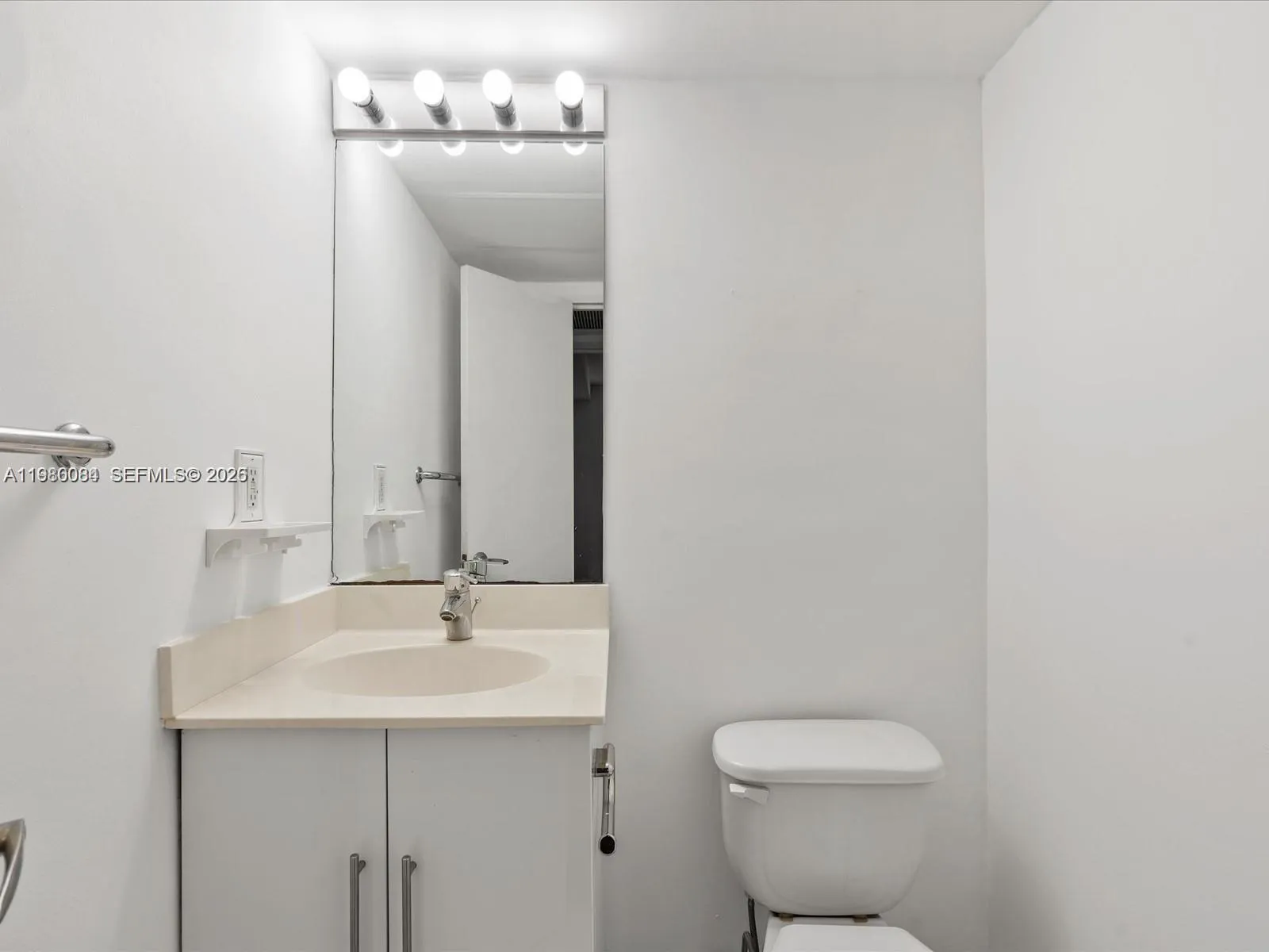 3000 S Ocean Dr 206, Hollywood, Florida 33019, Hollywood, Florida 33019, 1 Bedroom Bedrooms, ,1 BathroomBathrooms,Residential,For Sale,3000 S Ocean Dr 206, Hollywood, Florida 33019,A11980084
