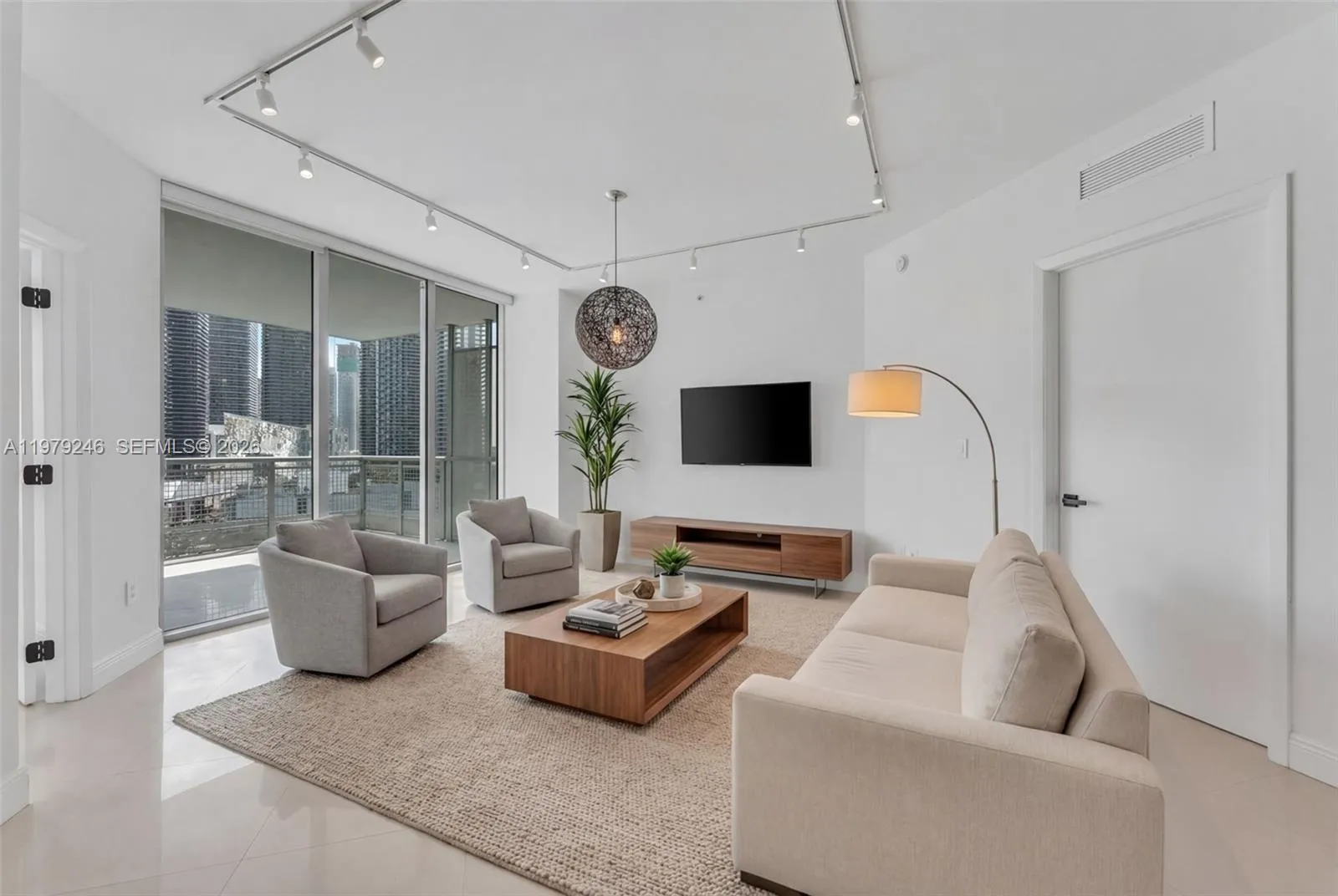 350 S Miami Ave 2006, Miami, Florida 33130, Miami, Florida 33130, 2 Bedrooms Bedrooms, ,2 BathroomsBathrooms,Residential Lease,For Rent,350 S Miami Ave 2006, Miami, Florida 33130,A11979246