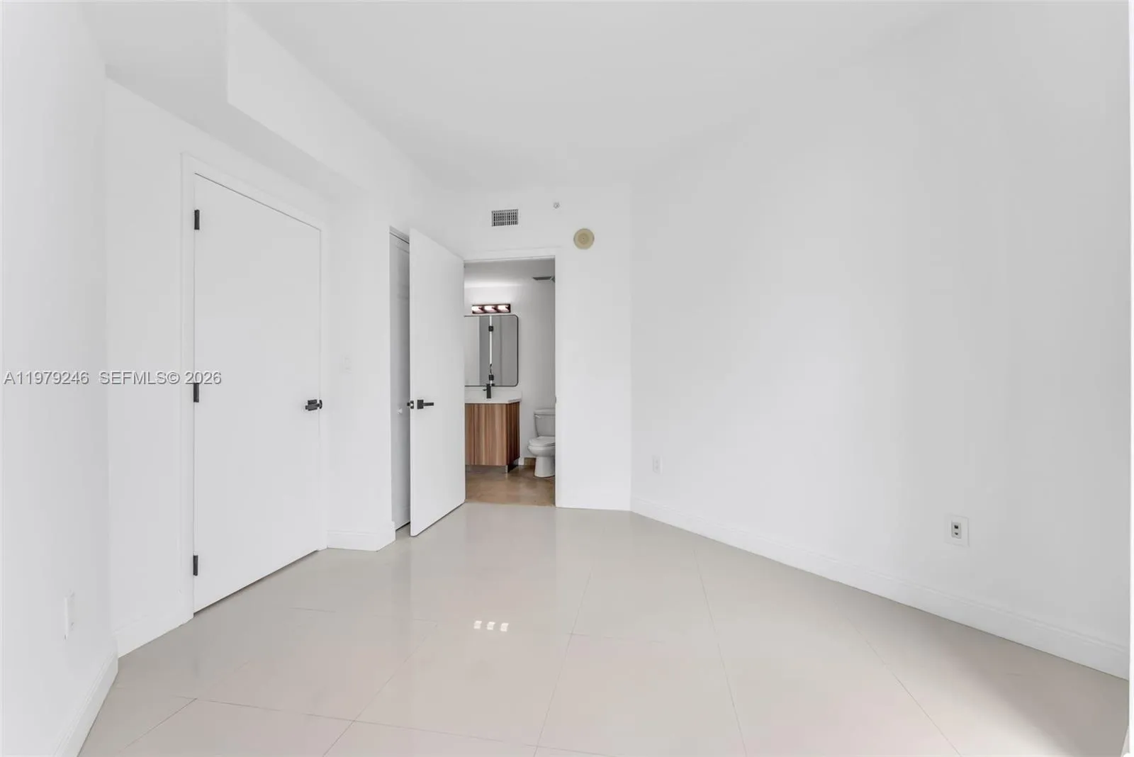 350 S Miami Ave 2006, Miami, Florida 33130, Miami, Florida 33130, 2 Bedrooms Bedrooms, ,2 BathroomsBathrooms,Residential Lease,For Rent,350 S Miami Ave 2006, Miami, Florida 33130,A11979246