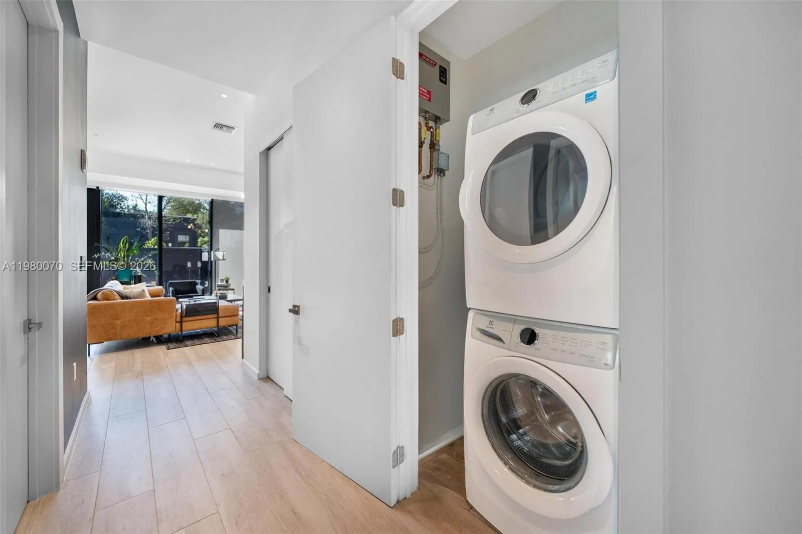 3156 Sw 27th Ave 101, Miami, Florida 33133, Miami, Florida 33133, 2 Bedrooms Bedrooms, ,2 BathroomsBathrooms,Residential Lease,For Rent,3156 Sw 27th Ave 101, Miami, Florida 33133,A11980070