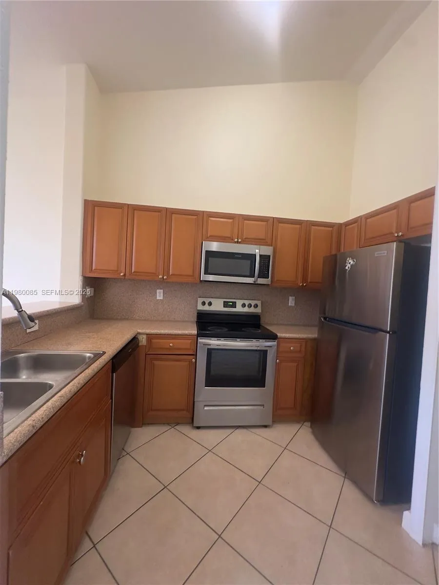 1662 Se 27th Dr 209, Homestead, Florida 33035, Homestead, Florida 33035, 3 Bedrooms Bedrooms, ,2 BathroomsBathrooms,Residential Lease,For Rent,1662 Se 27th Dr 209, Homestead, Florida 33035,A11980085