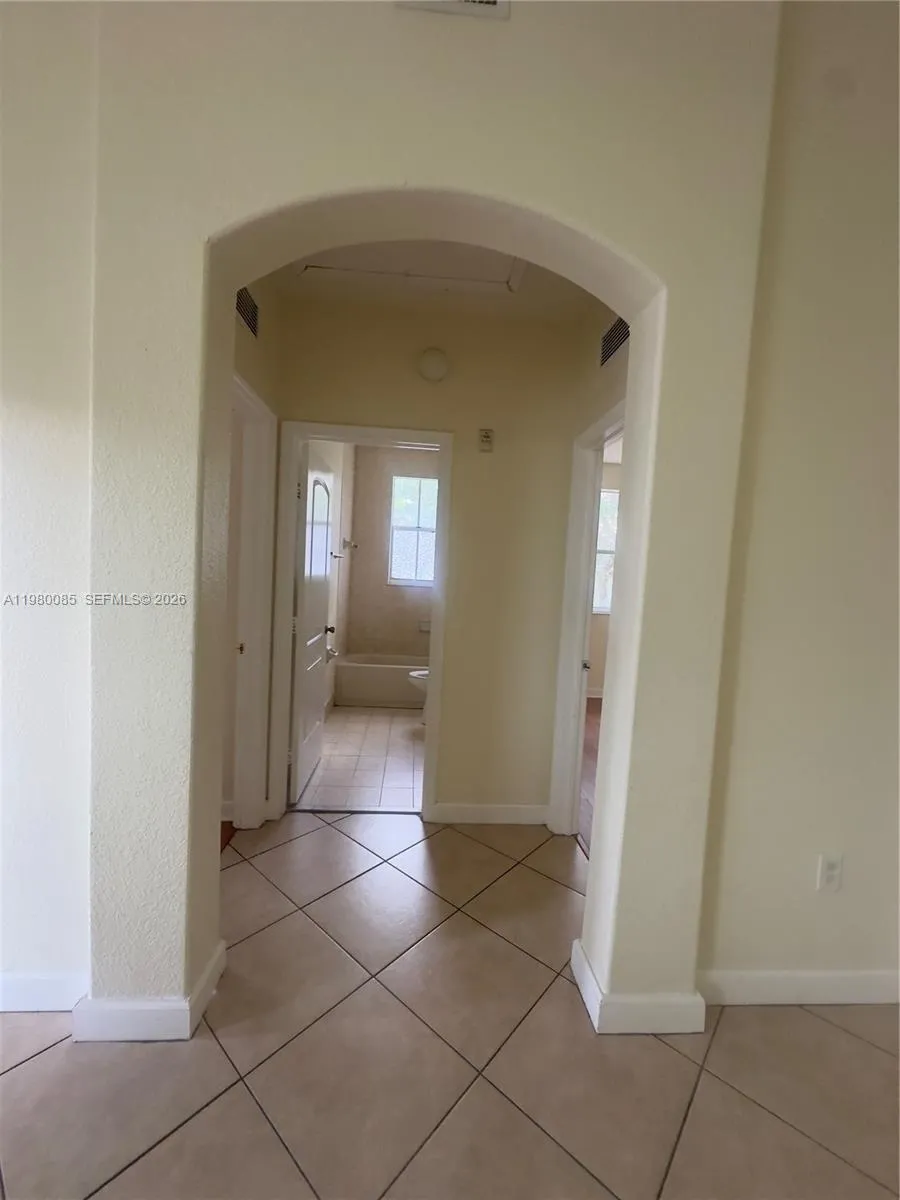 1662 Se 27th Dr 209, Homestead, Florida 33035, Homestead, Florida 33035, 3 Bedrooms Bedrooms, ,2 BathroomsBathrooms,Residential Lease,For Rent,1662 Se 27th Dr 209, Homestead, Florida 33035,A11980085