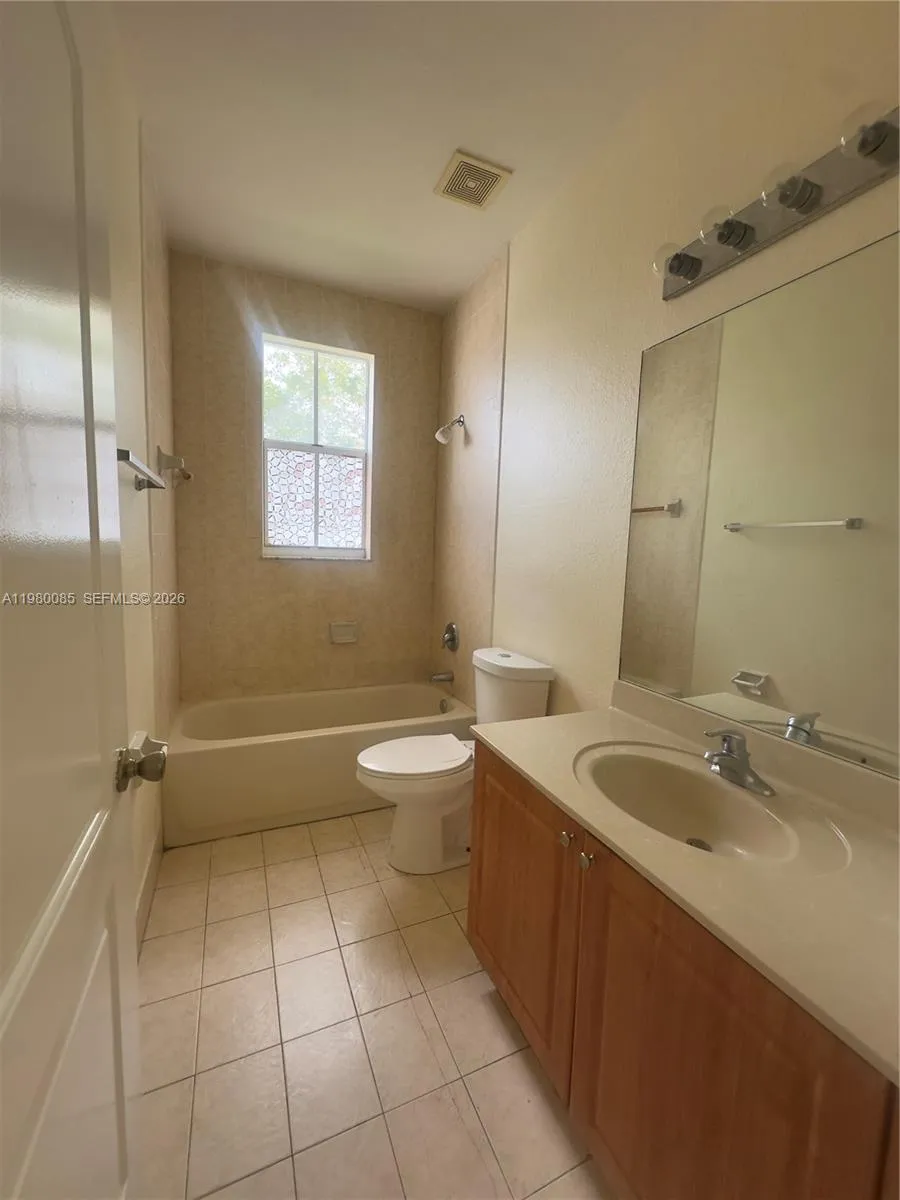 1662 Se 27th Dr 209, Homestead, Florida 33035, Homestead, Florida 33035, 3 Bedrooms Bedrooms, ,2 BathroomsBathrooms,Residential Lease,For Rent,1662 Se 27th Dr 209, Homestead, Florida 33035,A11980085