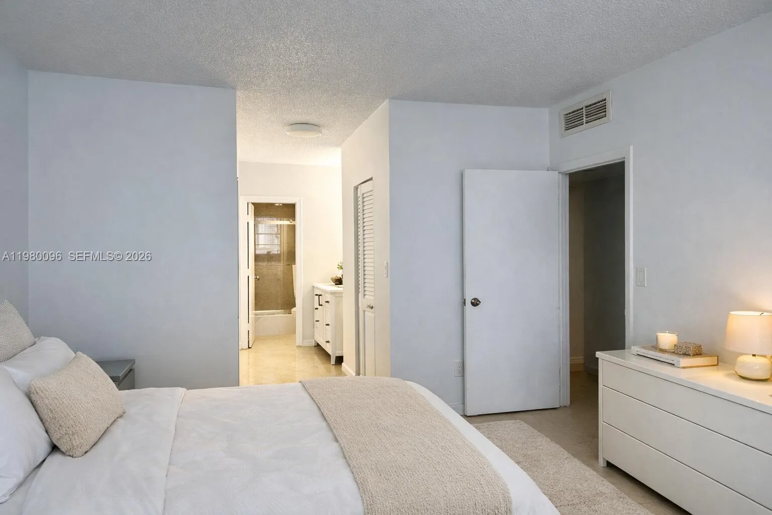 300 Bayview Dr 1107, Sunny Isles Beach, Florida 33, Sunny Isles Beach, Florida 33160, 2 Bedrooms Bedrooms, 1 Room Rooms,2 BathroomsBathrooms,Residential,For Sale,300 Bayview Dr 1107, Sunny Isles Beach, Florida 33,A11980096