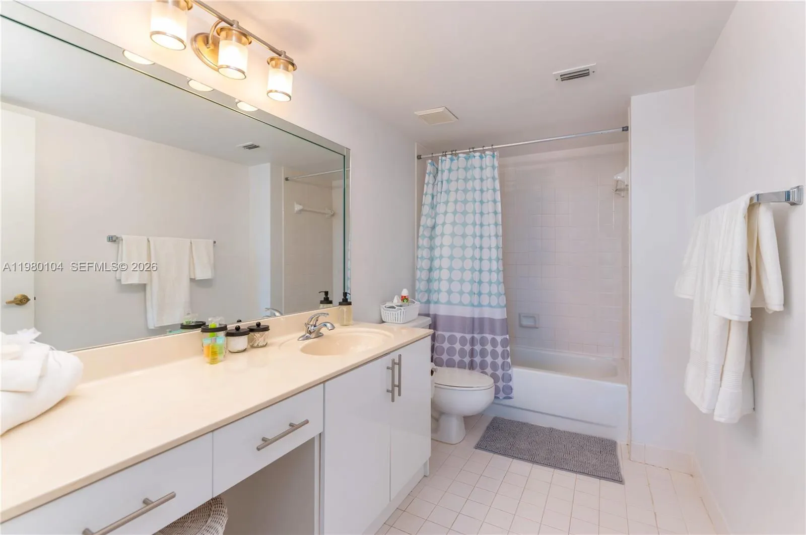 17801 N Bay Rd 607, Sunny Isles Beach, Florida 331, Sunny Isles Beach, Florida 33160, 2 Bedrooms Bedrooms, ,2 BathroomsBathrooms,Residential Lease,For Rent,17801 N Bay Rd 607, Sunny Isles Beach, Florida 331,A11980104