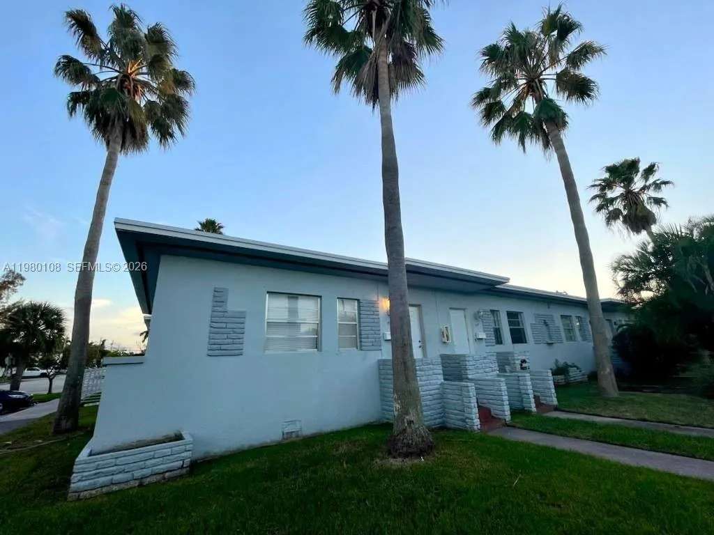 1900 Calais Dr 1904, Miami Beach, Florida 33141, Miami Beach, Florida 33141, 2 Bedrooms Bedrooms, ,1 BathroomBathrooms,Residential Lease,For Rent,1900 Calais Dr 1904, Miami Beach, Florida 33141,A11980108