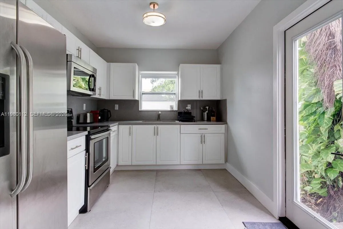 968 Ne 80th St A, Miami, Florida 33138, Miami, Florida 33138, 3 Bedrooms Bedrooms, ,2 BathroomsBathrooms,Residential Lease,For Rent,968 Ne 80th St A, Miami, Florida 33138,A11980112