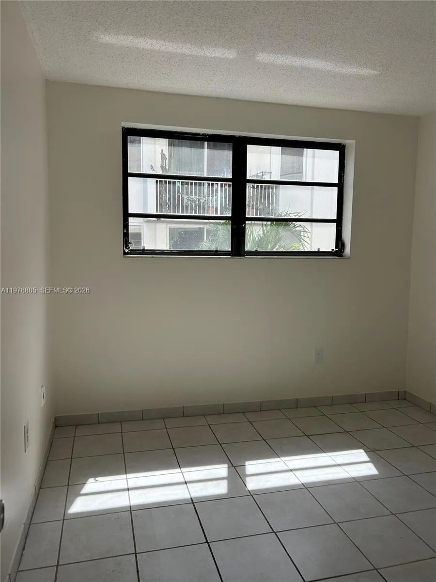 1673 Bay Rd 306, Miami Beach, Florida 33139, Miami Beach, Florida 33139, 2 Bedrooms Bedrooms, ,2 BathroomsBathrooms,Residential,For Sale,1673 Bay Rd 306, Miami Beach, Florida 33139,A11978885