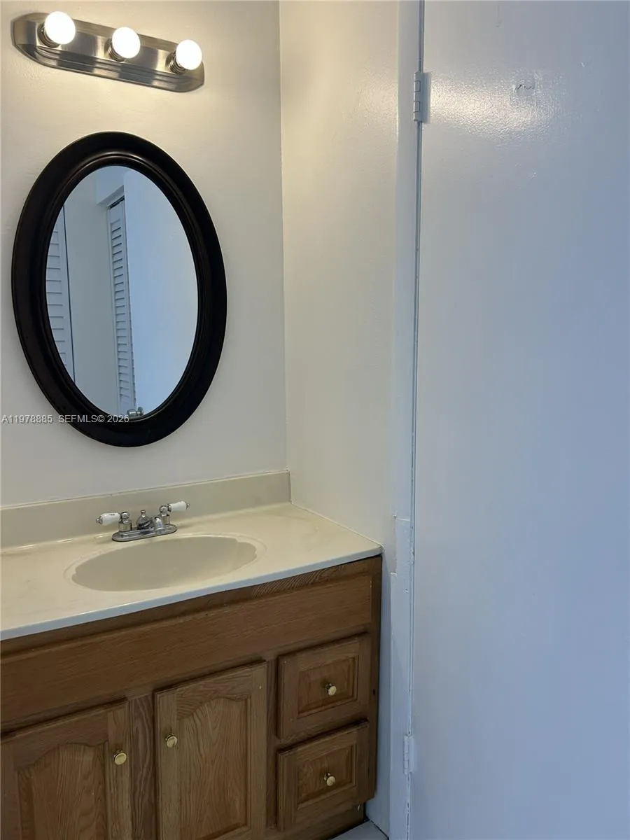 1673 Bay Rd 306, Miami Beach, Florida 33139, Miami Beach, Florida 33139, 2 Bedrooms Bedrooms, ,2 BathroomsBathrooms,Residential,For Sale,1673 Bay Rd 306, Miami Beach, Florida 33139,A11978885