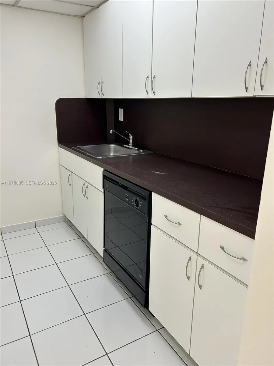 1673 Bay Rd 306, Miami Beach, Florida 33139, Miami Beach, Florida 33139, 2 Bedrooms Bedrooms, ,2 BathroomsBathrooms,Residential,For Sale,1673 Bay Rd 306, Miami Beach, Florida 33139,A11978885