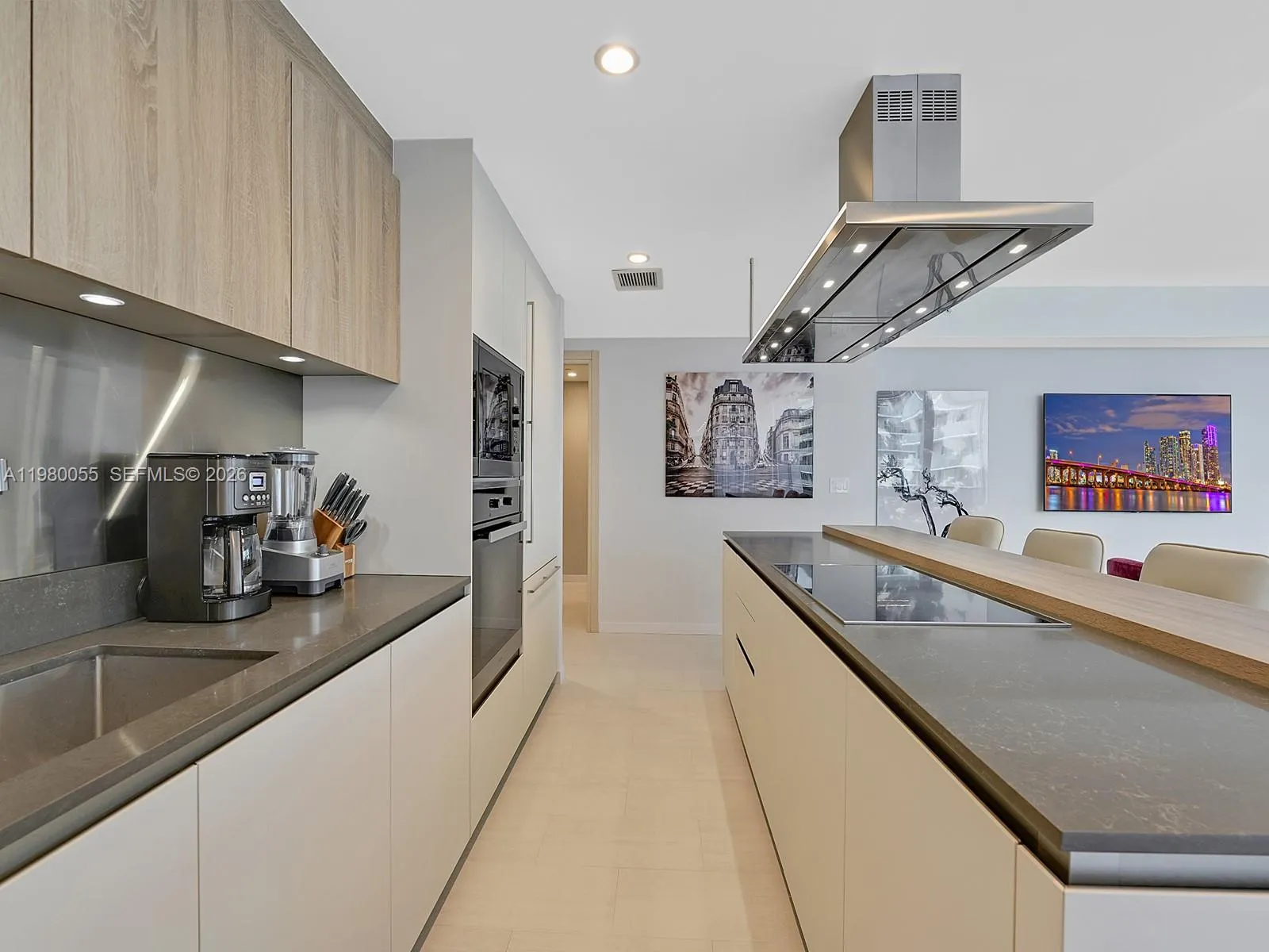 1000 Brickell Plz 3402, Miami, Florida 33131, Miami, Florida 33131, 3 Bedrooms Bedrooms, ,3 BathroomsBathrooms,Residential Lease,For Rent,1000 Brickell Plz 3402, Miami, Florida 33131,A11980055