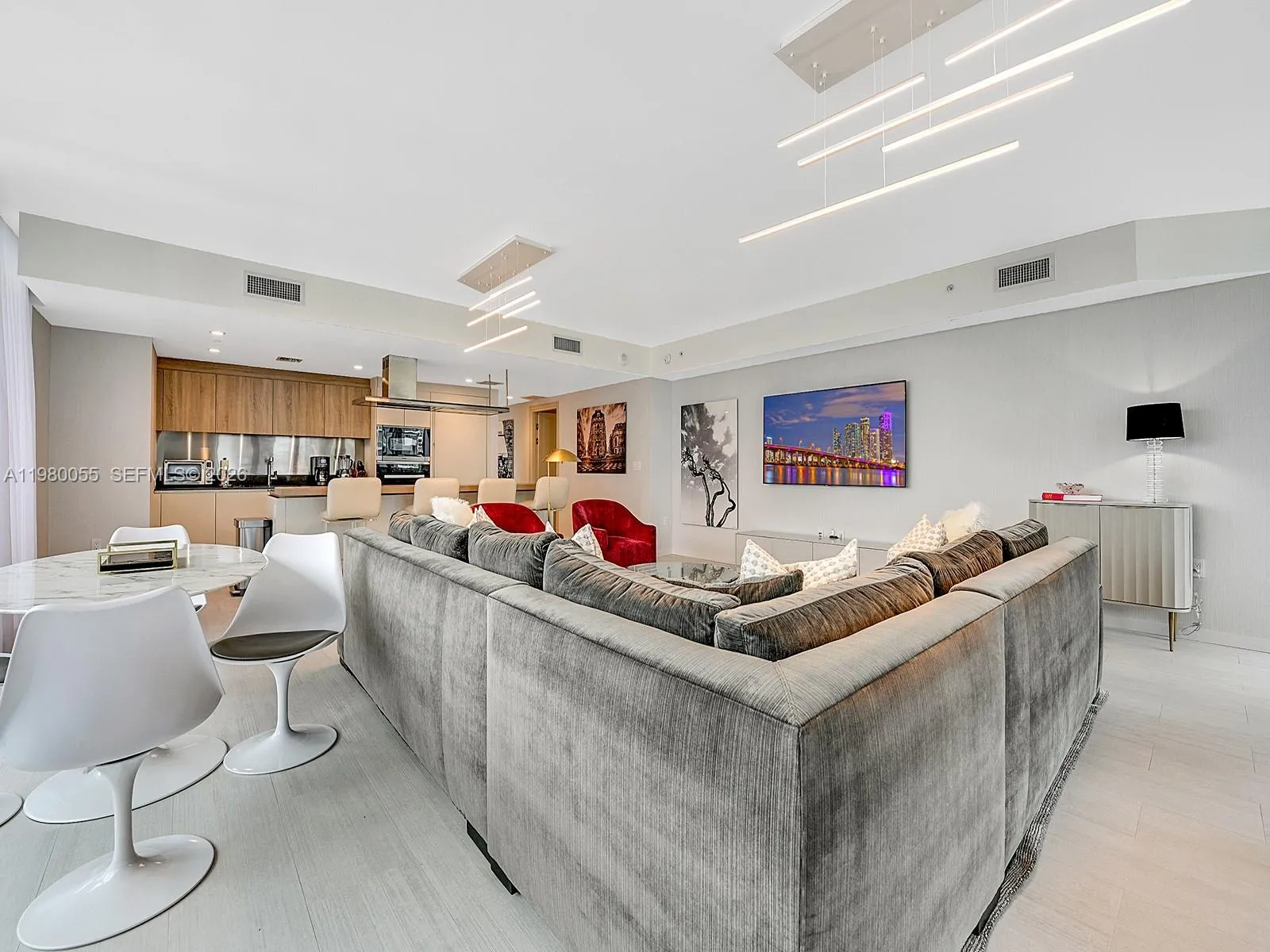 1000 Brickell Plz 3402, Miami, Florida 33131, Miami, Florida 33131, 3 Bedrooms Bedrooms, ,3 BathroomsBathrooms,Residential Lease,For Rent,1000 Brickell Plz 3402, Miami, Florida 33131,A11980055
