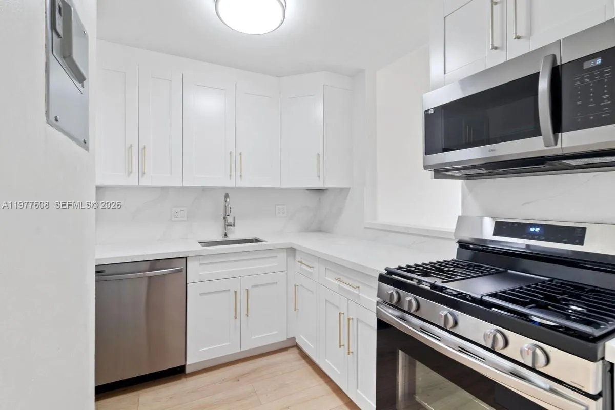 6902 N Kendall Dr E403, Pinecrest, Florida 33156, Pinecrest, Florida 33156, 2 Bedrooms Bedrooms, ,2 BathroomsBathrooms,Residential,For Sale,6902 N Kendall Dr E403, Pinecrest, Florida 33156,A11977608