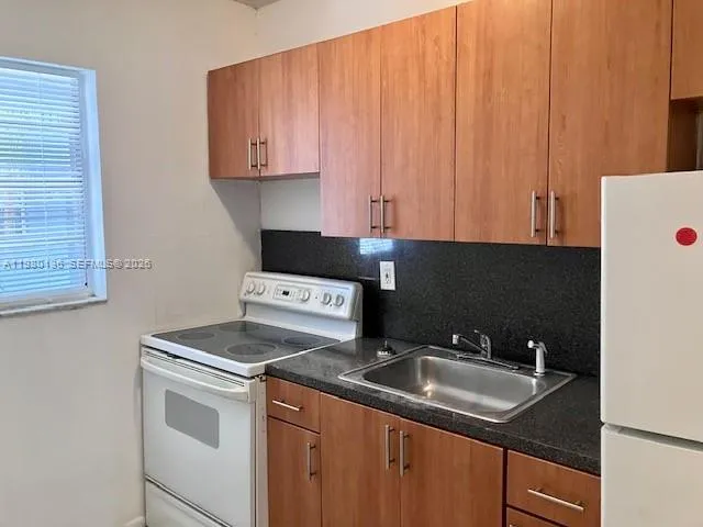 3696 William Ave 4, Miami, Florida 33133, Miami, Florida 33133, 1 Bedroom Bedrooms, ,1 BathroomBathrooms,Residential Lease,For Rent,3696 William Ave 4, Miami, Florida 33133,A11980136