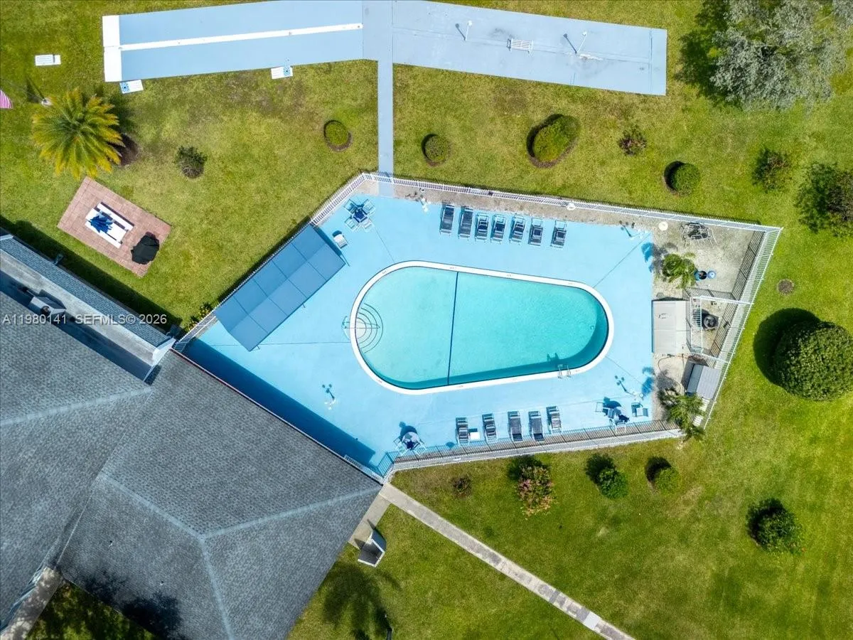 2200 Park Ln 109, Hollywood, Florida 33021, Hollywood, Florida 33021, 1 Bedroom Bedrooms, ,1 BathroomBathrooms,Residential Lease,For Rent,2200 Park Ln 109, Hollywood, Florida 33021,A11980141