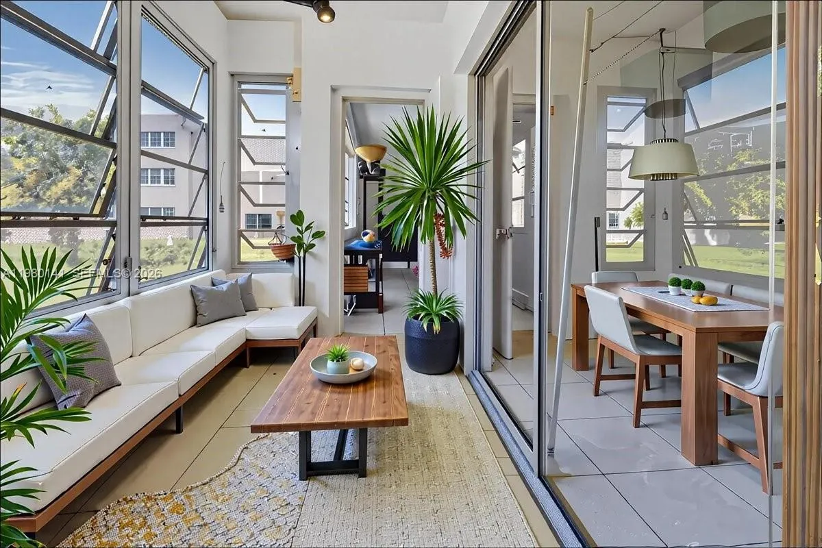 2200 Park Ln 109, Hollywood, Florida 33021, Hollywood, Florida 33021, 1 Bedroom Bedrooms, ,1 BathroomBathrooms,Residential Lease,For Rent,2200 Park Ln 109, Hollywood, Florida 33021,A11980141