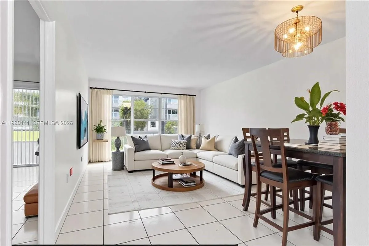 2200 Park Ln 109, Hollywood, Florida 33021, Hollywood, Florida 33021, 1 Bedroom Bedrooms, ,1 BathroomBathrooms,Residential Lease,For Rent,2200 Park Ln 109, Hollywood, Florida 33021,A11980141