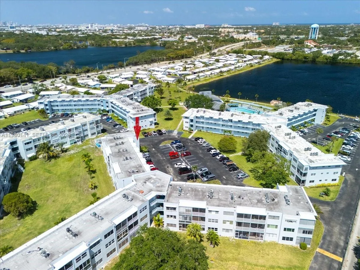 2200 Park Ln 109, Hollywood, Florida 33021, Hollywood, Florida 33021, 1 Bedroom Bedrooms, ,1 BathroomBathrooms,Residential Lease,For Rent,2200 Park Ln 109, Hollywood, Florida 33021,A11980141