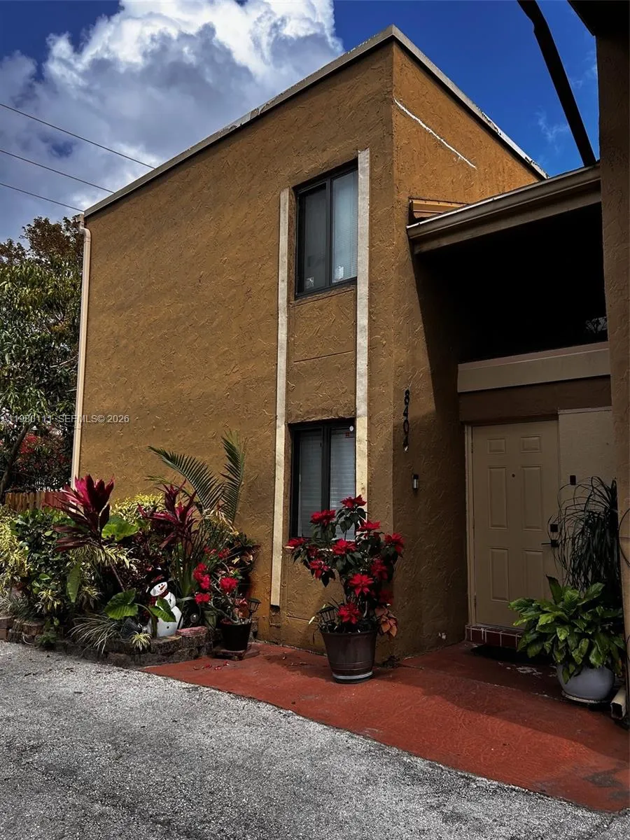 8404 N Missionwood Cir, Miramar, Florida 33025, Miramar, Florida 33025, 2 Bedrooms Bedrooms, ,1 BathroomBathrooms,Residential,For Sale,8404 N Missionwood Cir, Miramar, Florida 33025,A11980111