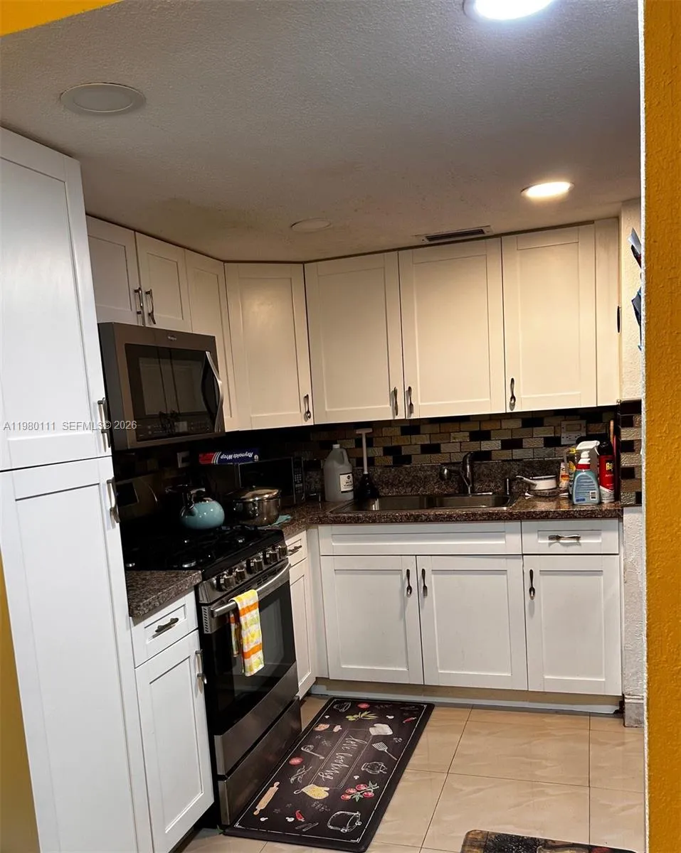 8404 N Missionwood Cir, Miramar, Florida 33025, Miramar, Florida 33025, 2 Bedrooms Bedrooms, ,1 BathroomBathrooms,Residential,For Sale,8404 N Missionwood Cir, Miramar, Florida 33025,A11980111