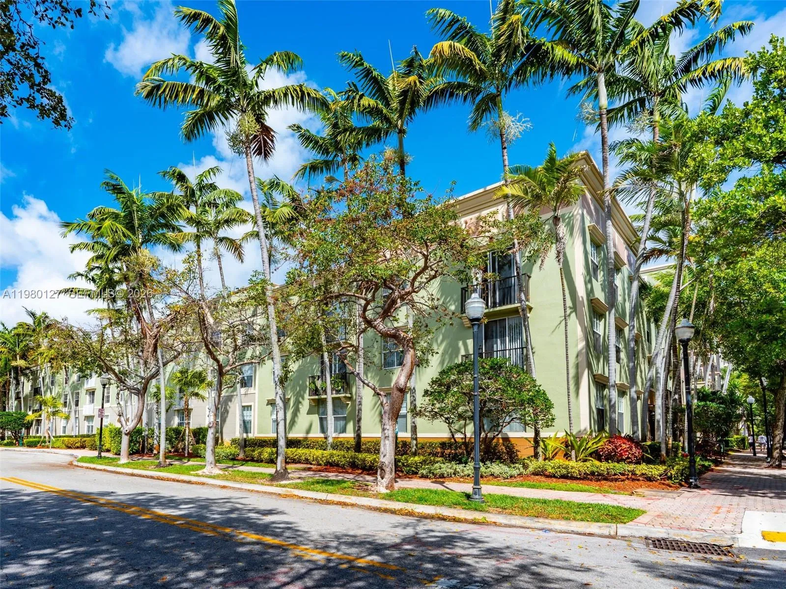 1900 Van Buren St 112b, Hollywood, Florida 33020, Hollywood, Florida 33020, 1 Bedroom Bedrooms, ,1 BathroomBathrooms,Residential,For Sale,1900 Van Buren St 112b, Hollywood, Florida 33020,A11980127