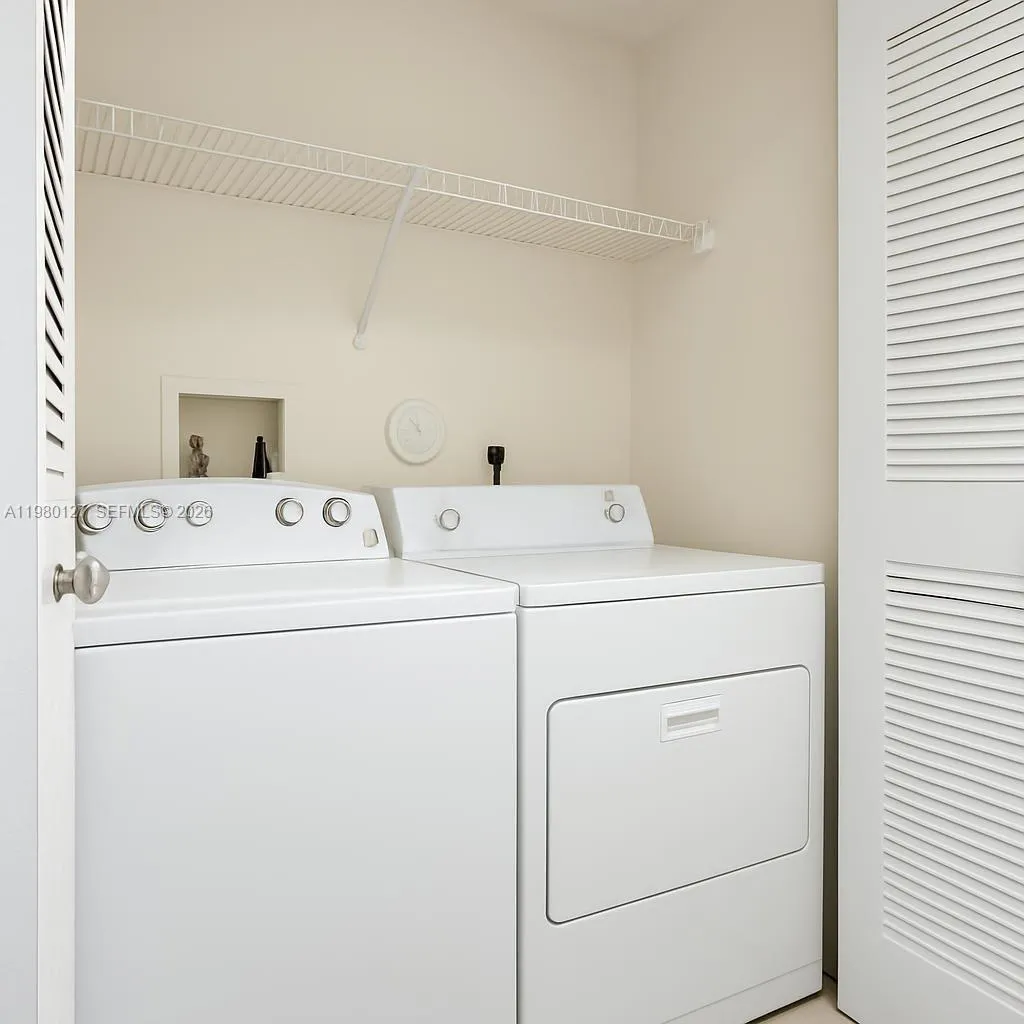 1900 Van Buren St 112b, Hollywood, Florida 33020, Hollywood, Florida 33020, 1 Bedroom Bedrooms, ,1 BathroomBathrooms,Residential,For Sale,1900 Van Buren St 112b, Hollywood, Florida 33020,A11980127