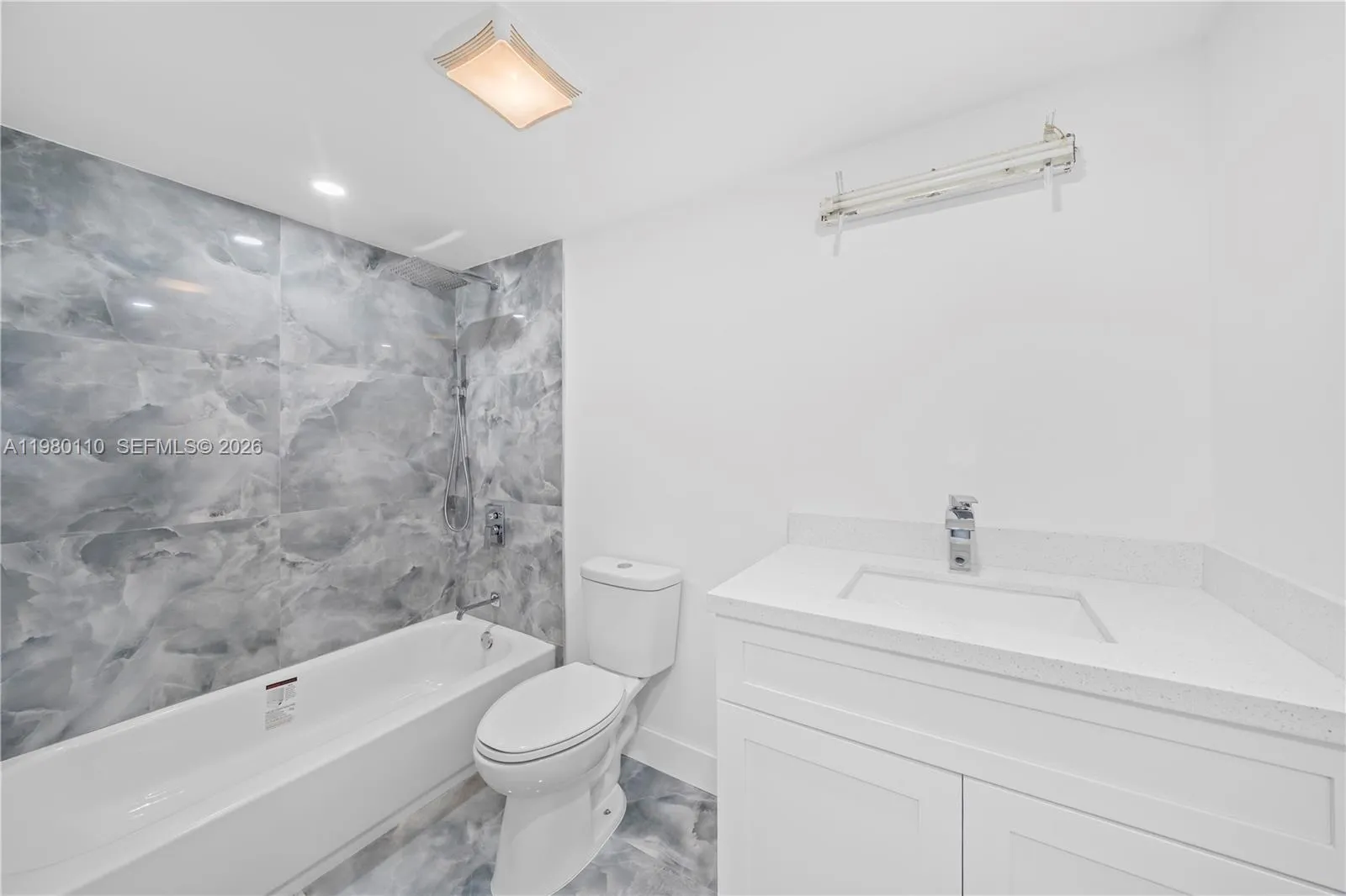 1001 Colony Point Cir 114, Pembroke Pines, Florida, Pembroke Pines, Florida 33026, 2 Bedrooms Bedrooms, ,2 BathroomsBathrooms,Residential,For Sale,1001 Colony Point Cir 114, Pembroke Pines, Florida,A11980110