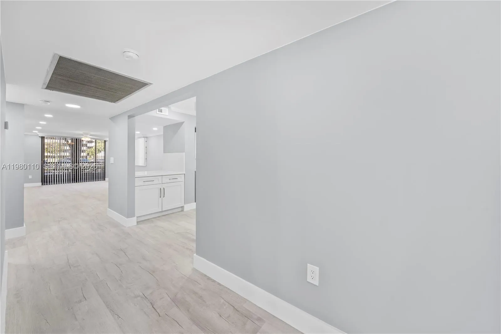 1001 Colony Point Cir 114, Pembroke Pines, Florida, Pembroke Pines, Florida 33026, 2 Bedrooms Bedrooms, ,2 BathroomsBathrooms,Residential,For Sale,1001 Colony Point Cir 114, Pembroke Pines, Florida,A11980110