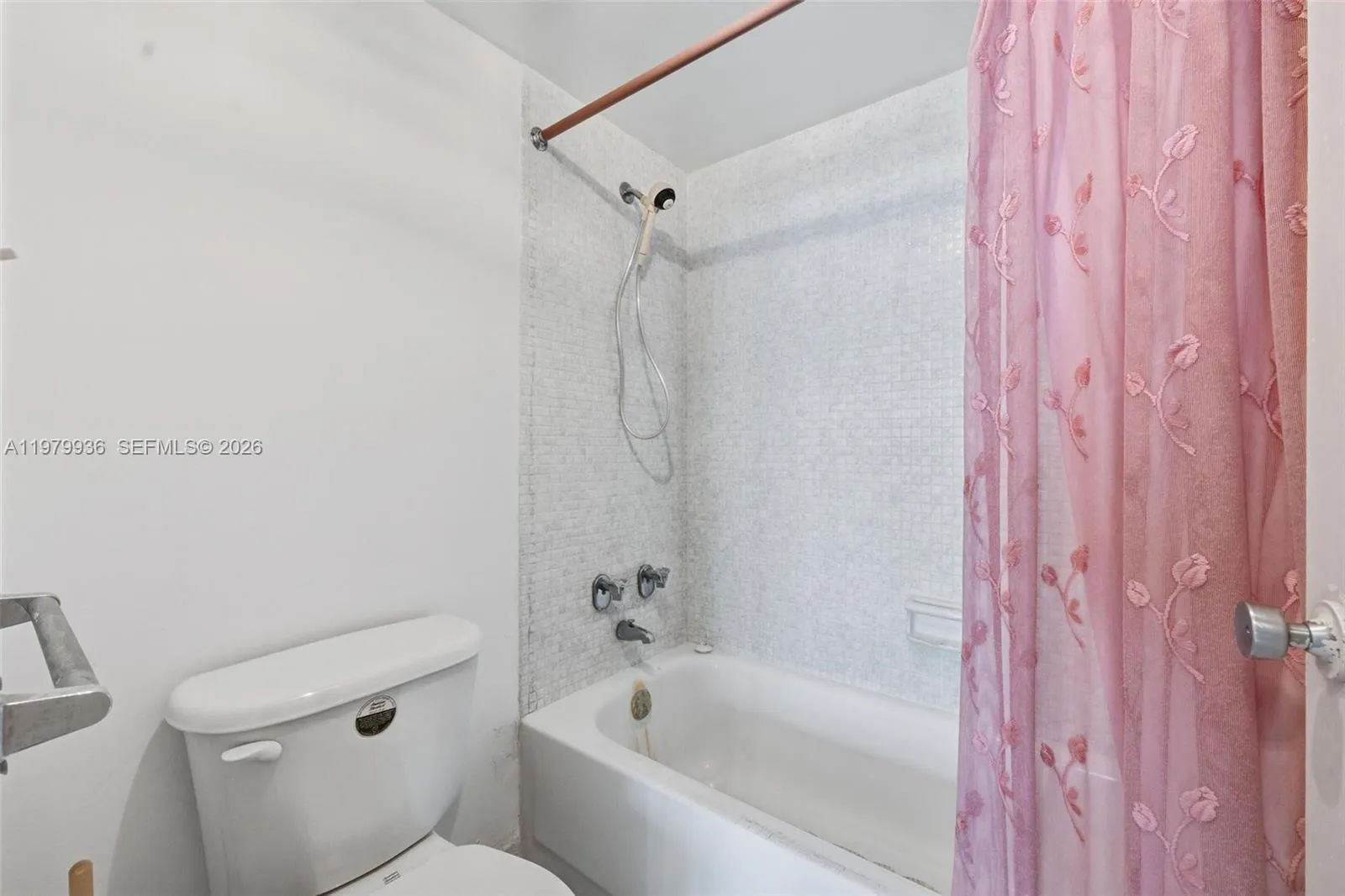 9225 Collins Ave 610, Surfside, Florida 33154, Surfside, Florida 33154, 1 Bedroom Bedrooms, ,2 BathroomsBathrooms,Residential,For Sale,9225 Collins Ave 610, Surfside, Florida 33154,A11979936