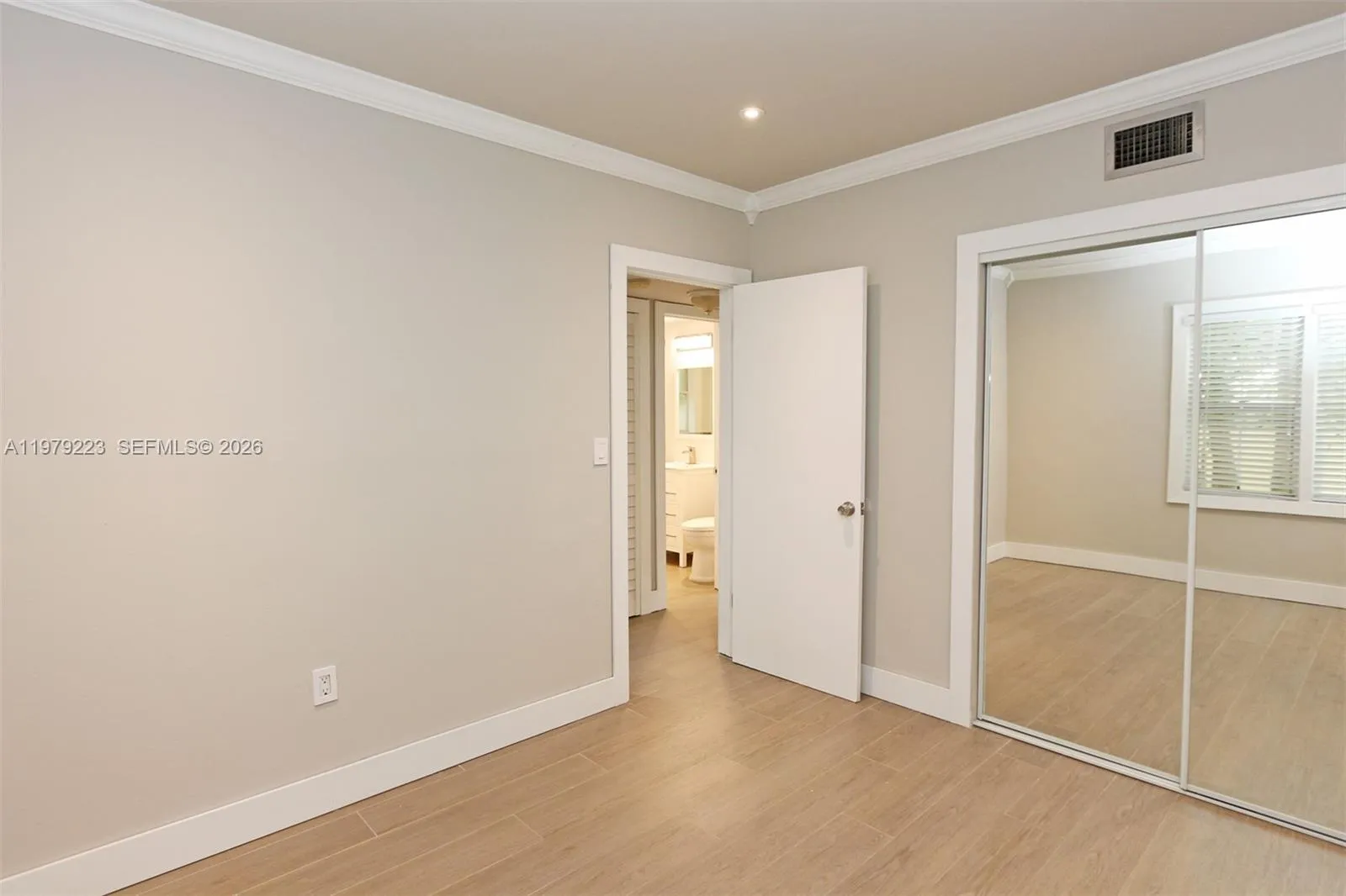 3395 Franklin Ave D, Miami, Florida 33133, Miami, Florida 33133, 2 Bedrooms Bedrooms, ,1 BathroomBathrooms,Residential Lease,For Rent,3395 Franklin Ave D, Miami, Florida 33133,A11979223