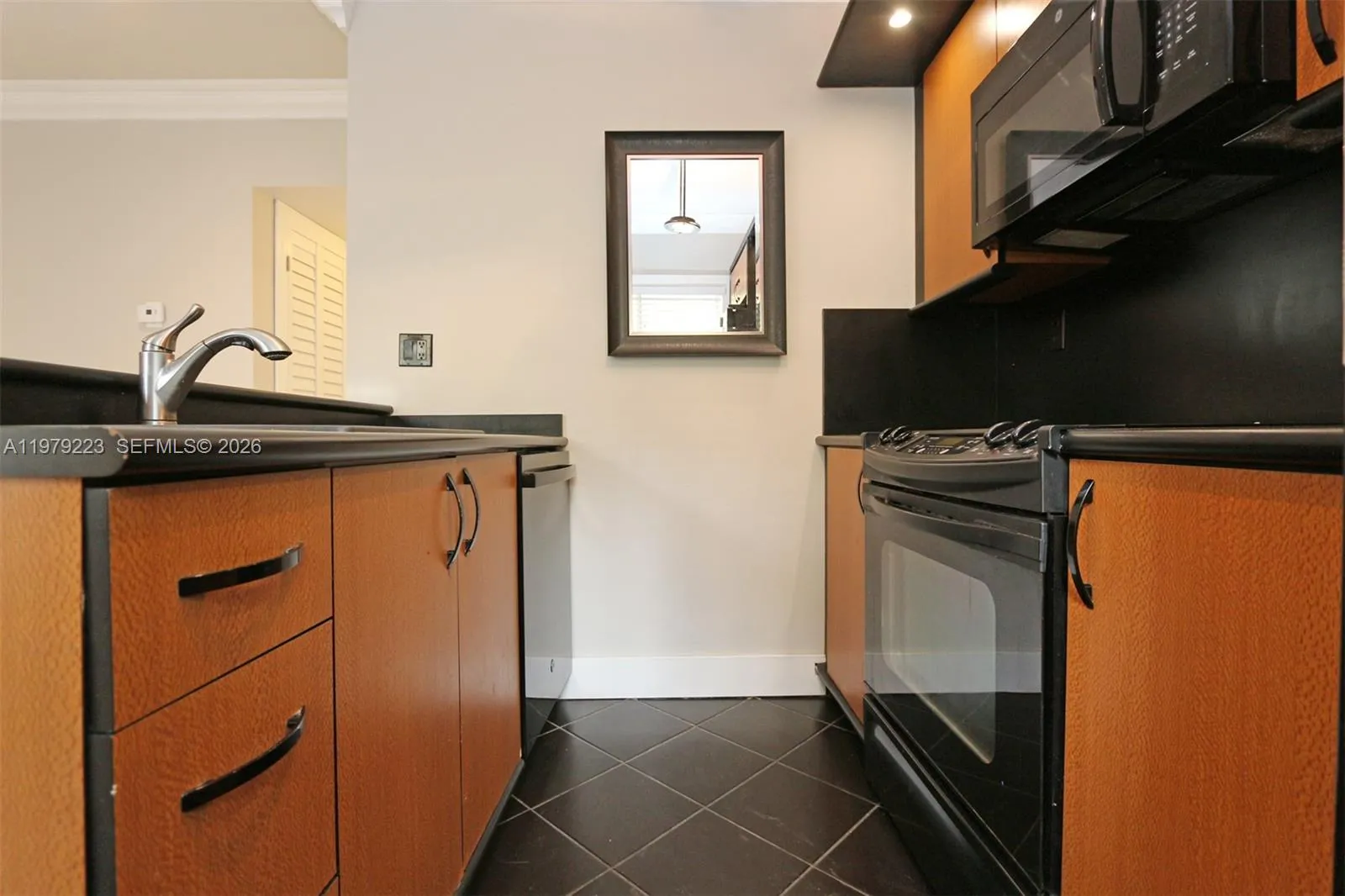 3395 Franklin Ave D, Miami, Florida 33133, Miami, Florida 33133, 2 Bedrooms Bedrooms, ,1 BathroomBathrooms,Residential Lease,For Rent,3395 Franklin Ave D, Miami, Florida 33133,A11979223