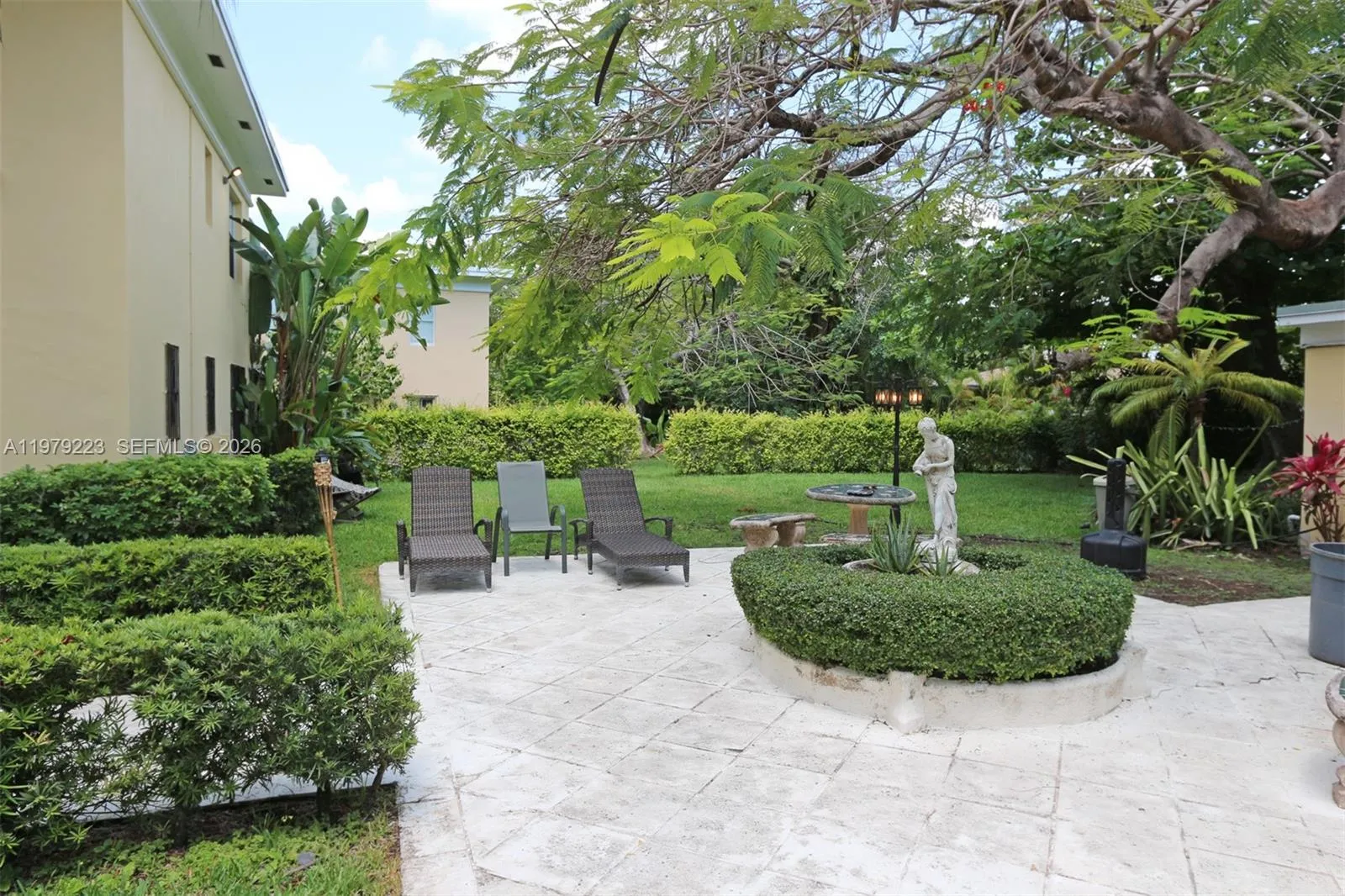 3395 Franklin Ave D, Miami, Florida 33133, Miami, Florida 33133, 2 Bedrooms Bedrooms, ,1 BathroomBathrooms,Residential Lease,For Rent,3395 Franklin Ave D, Miami, Florida 33133,A11979223