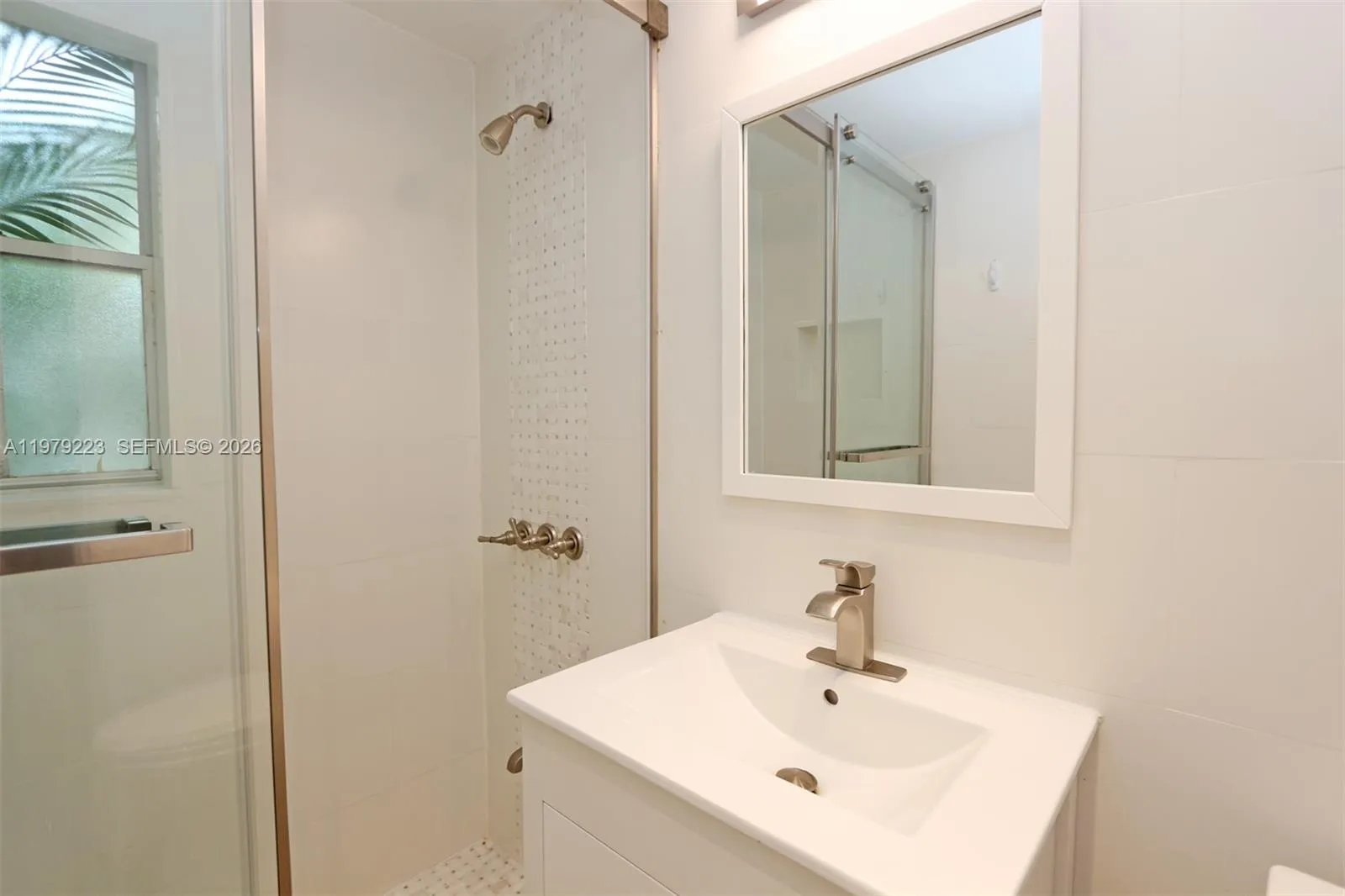 3395 Franklin Ave D, Miami, Florida 33133, Miami, Florida 33133, 2 Bedrooms Bedrooms, ,1 BathroomBathrooms,Residential Lease,For Rent,3395 Franklin Ave D, Miami, Florida 33133,A11979223