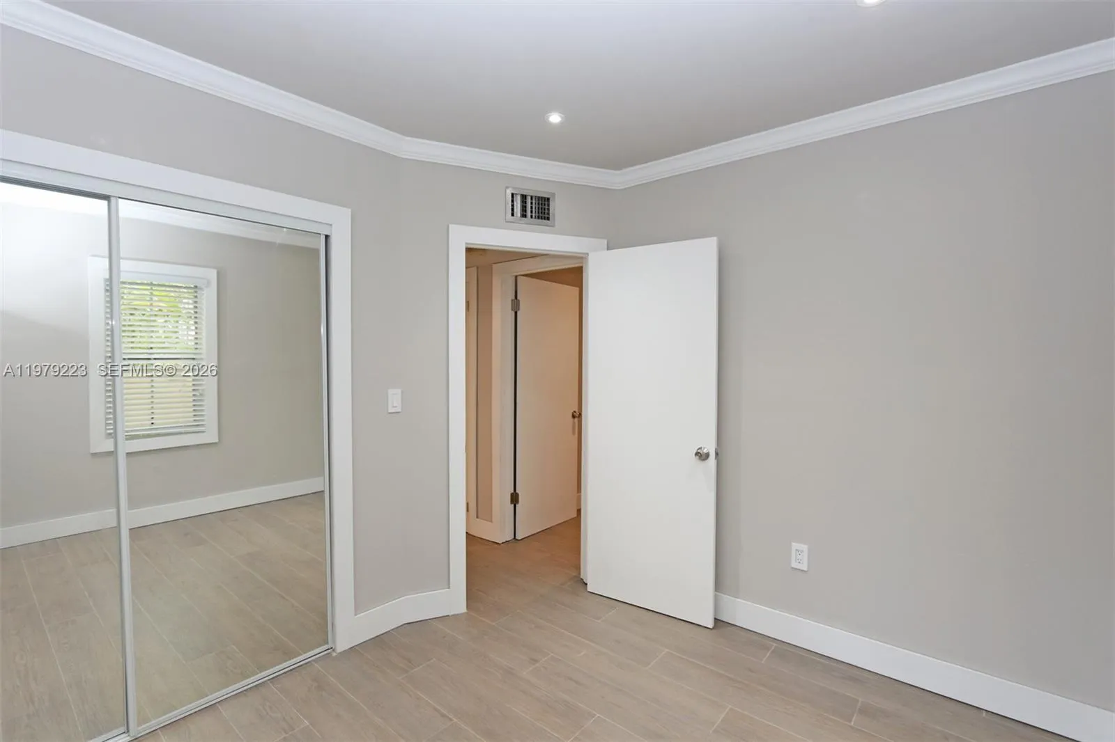 3395 Franklin Ave D, Miami, Florida 33133, Miami, Florida 33133, 2 Bedrooms Bedrooms, ,1 BathroomBathrooms,Residential Lease,For Rent,3395 Franklin Ave D, Miami, Florida 33133,A11979223