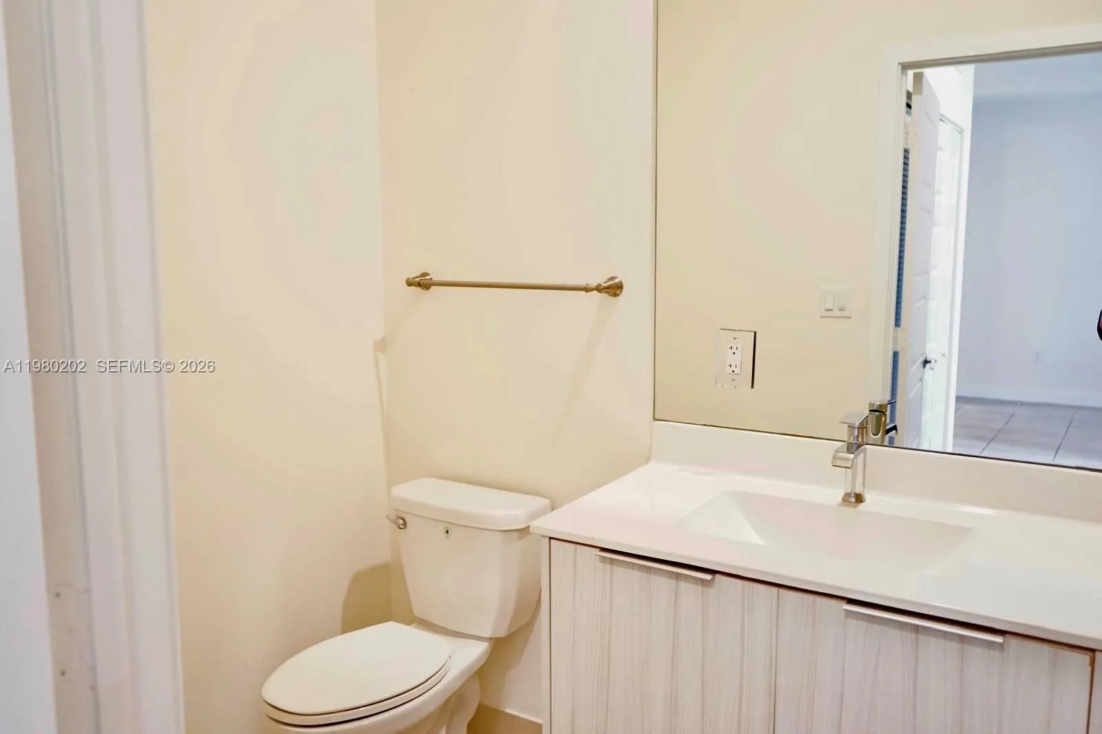 7925 Nw 104th Ave 32, Doral, Florida 33178, Doral, Florida 33178, 2 Bedrooms Bedrooms, ,2 BathroomsBathrooms,Residential Lease,For Rent,7925 Nw 104th Ave 32, Doral, Florida 33178,A11980202